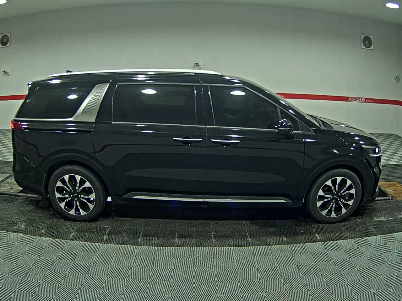 2023 - kia carnival