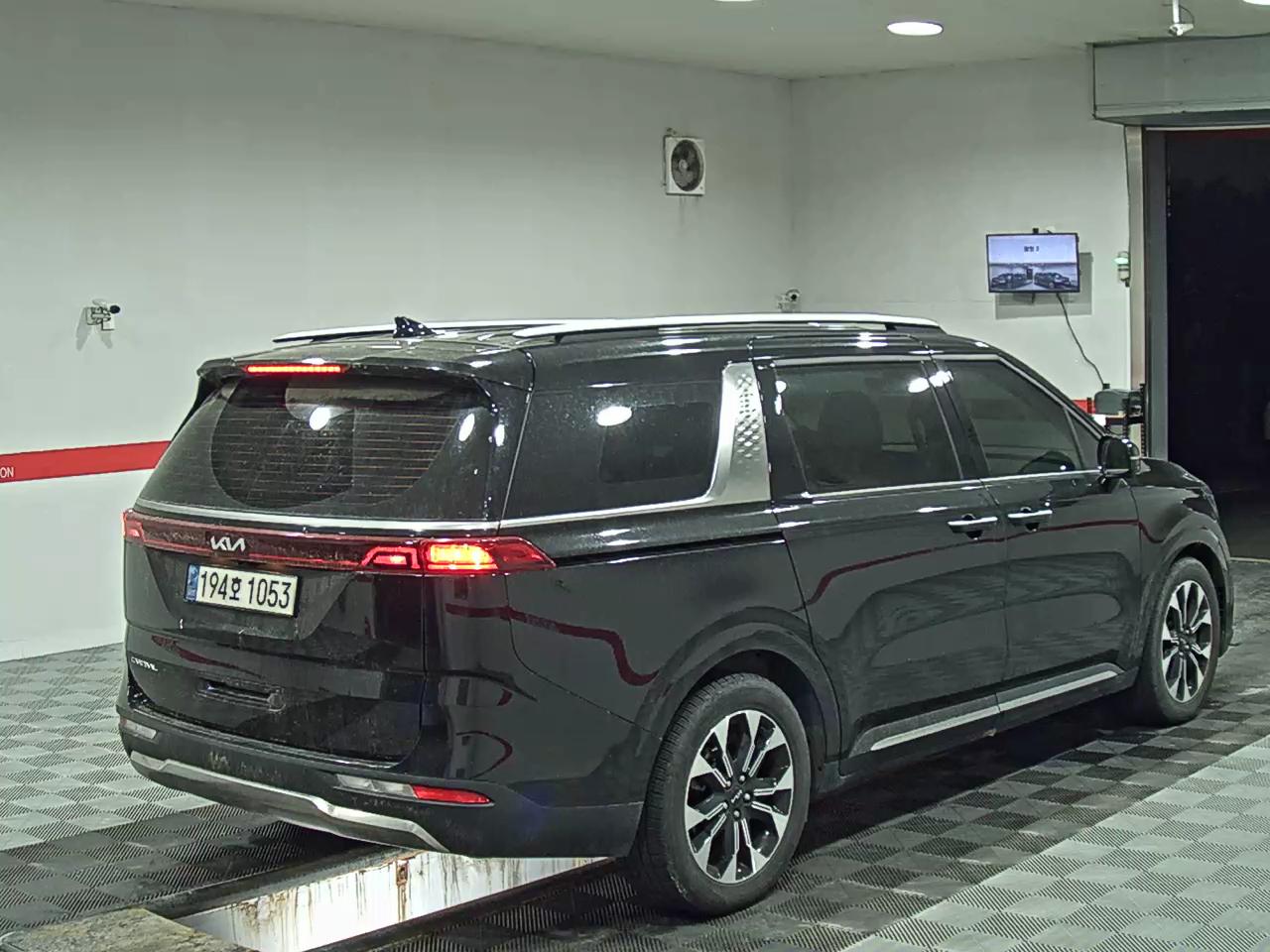 2023 - kia carnival