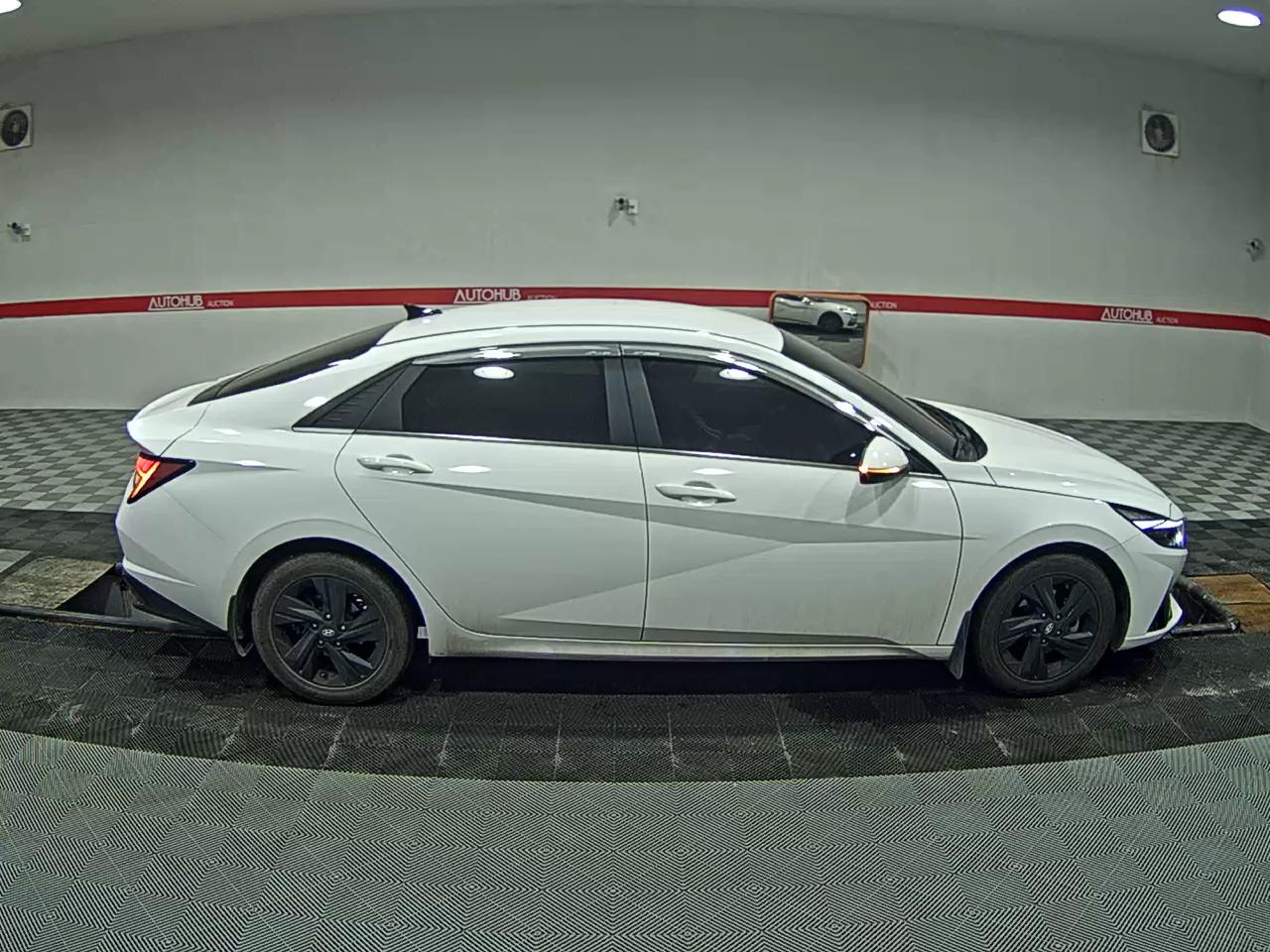 2021 - hyundai avante