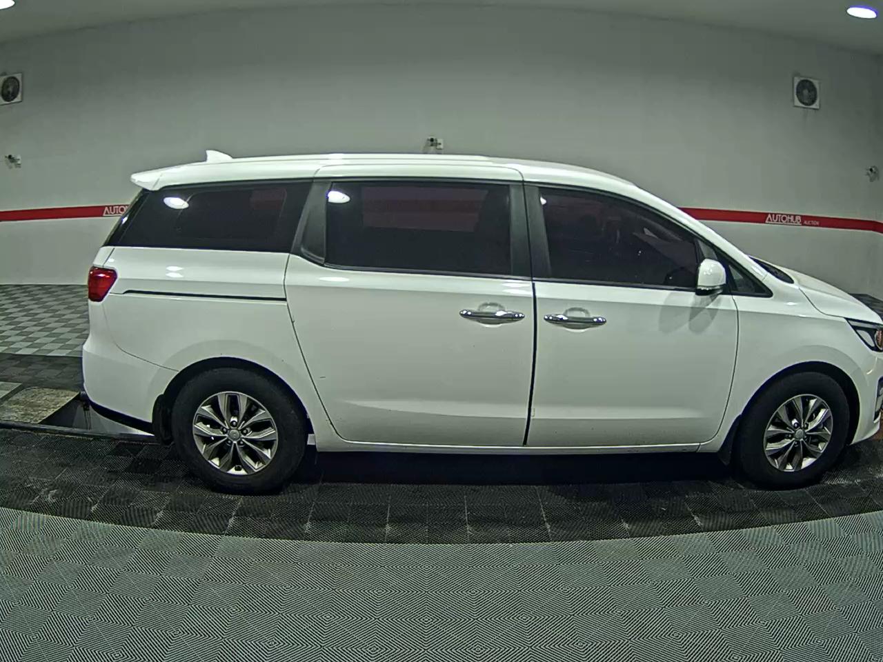 2020 - kia carnival