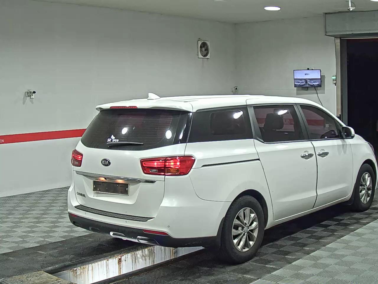 2020 - kia carnival
