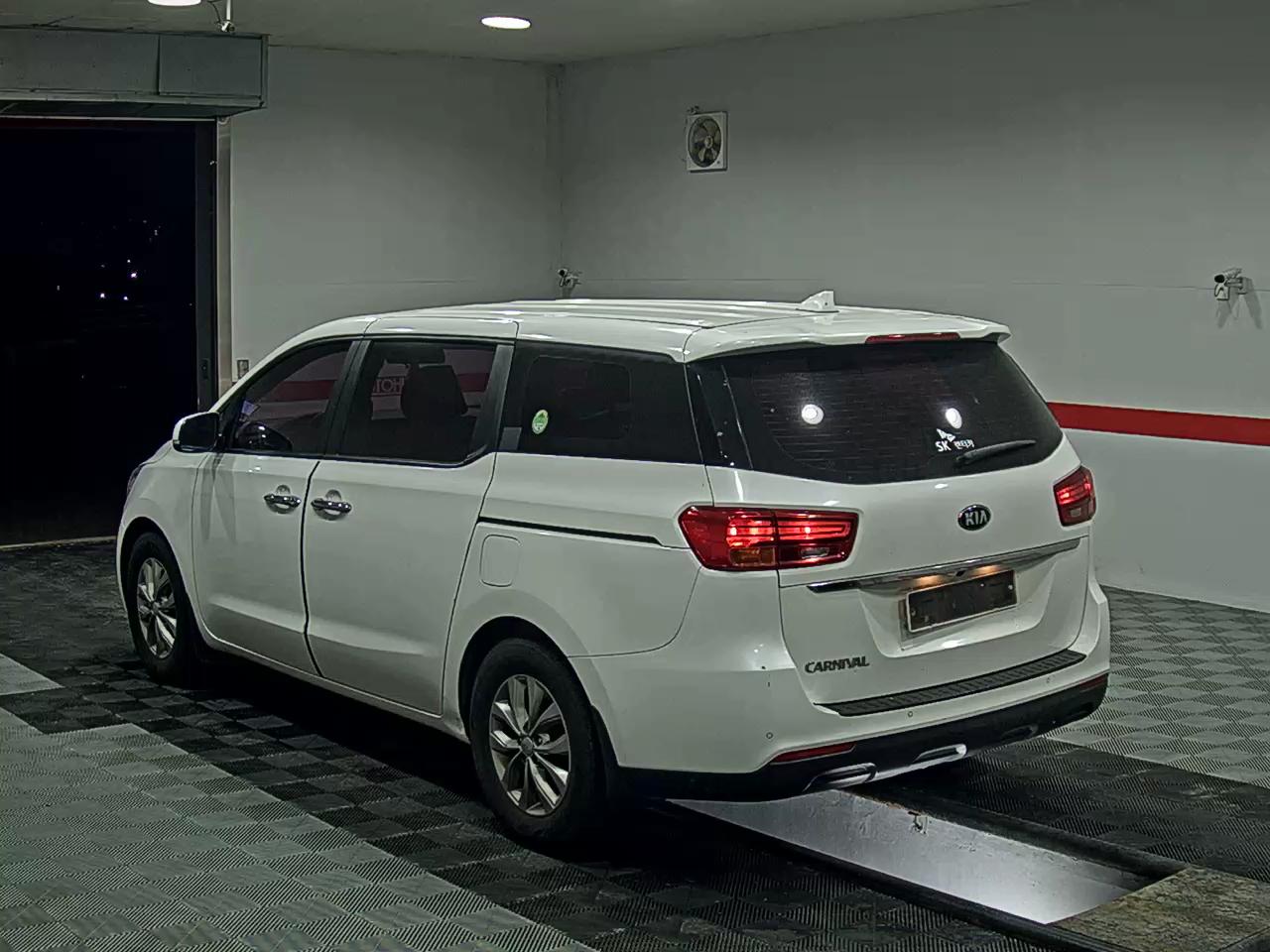 2020 - kia carnival
