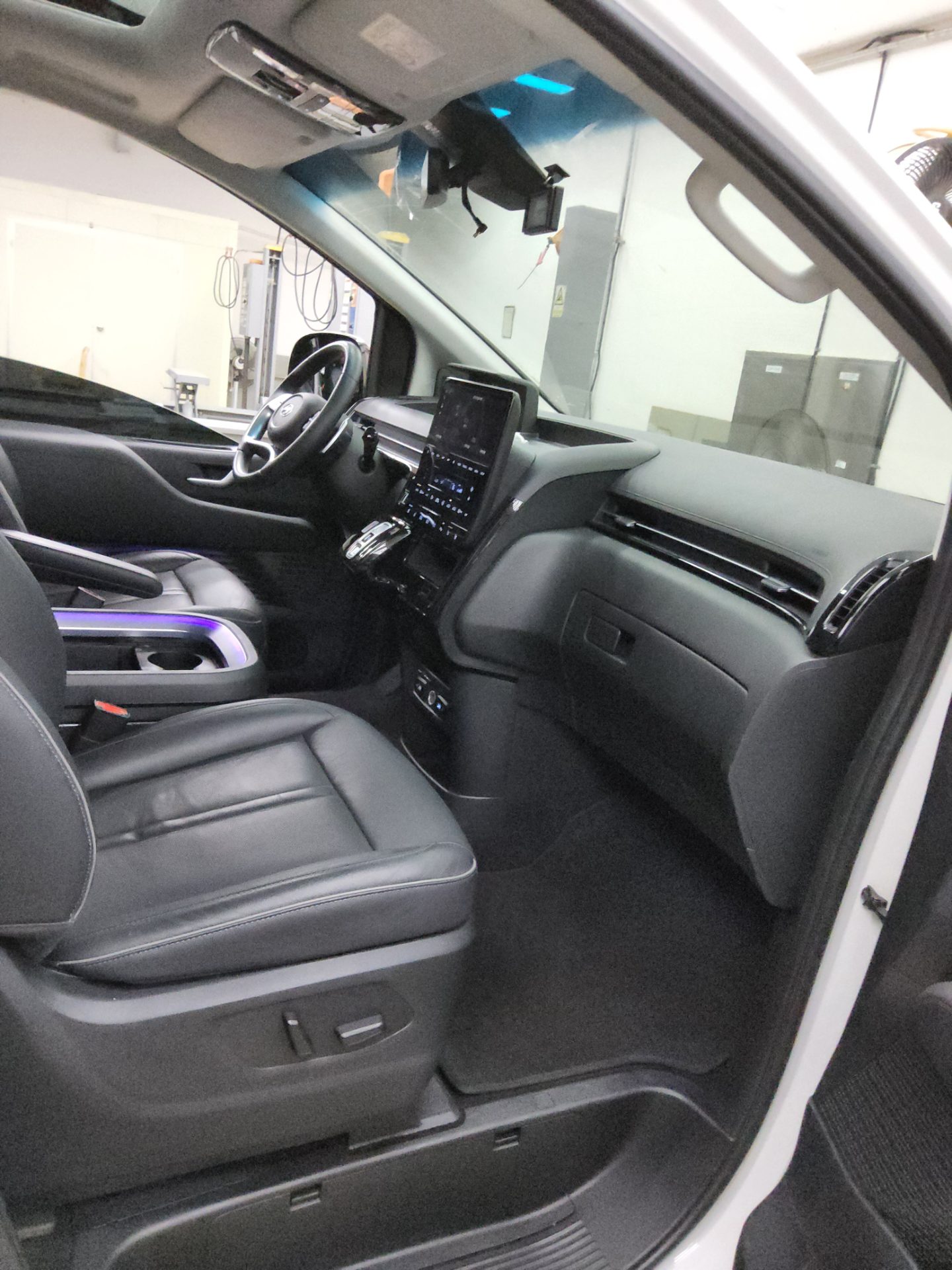 2024 - hyundai staria