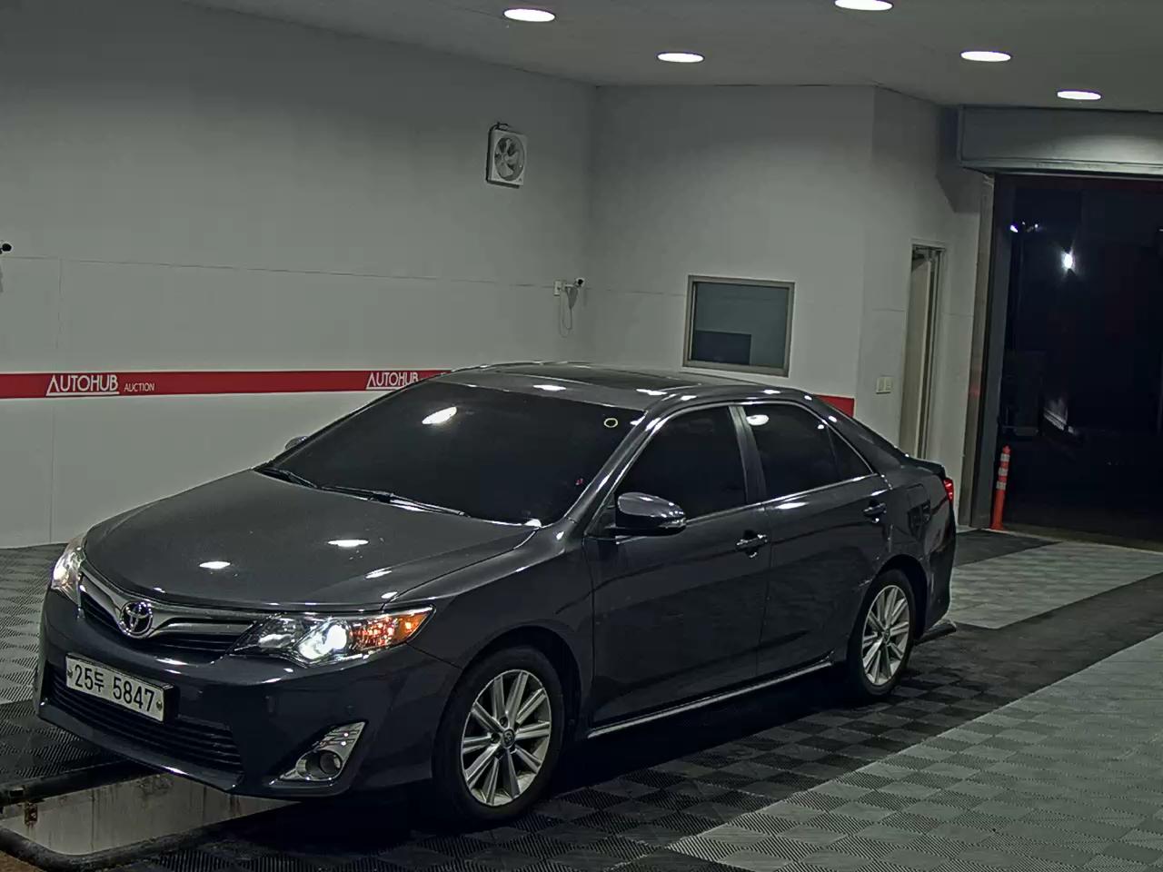 TOYOTA CAMRY (9TH GEN) XLE