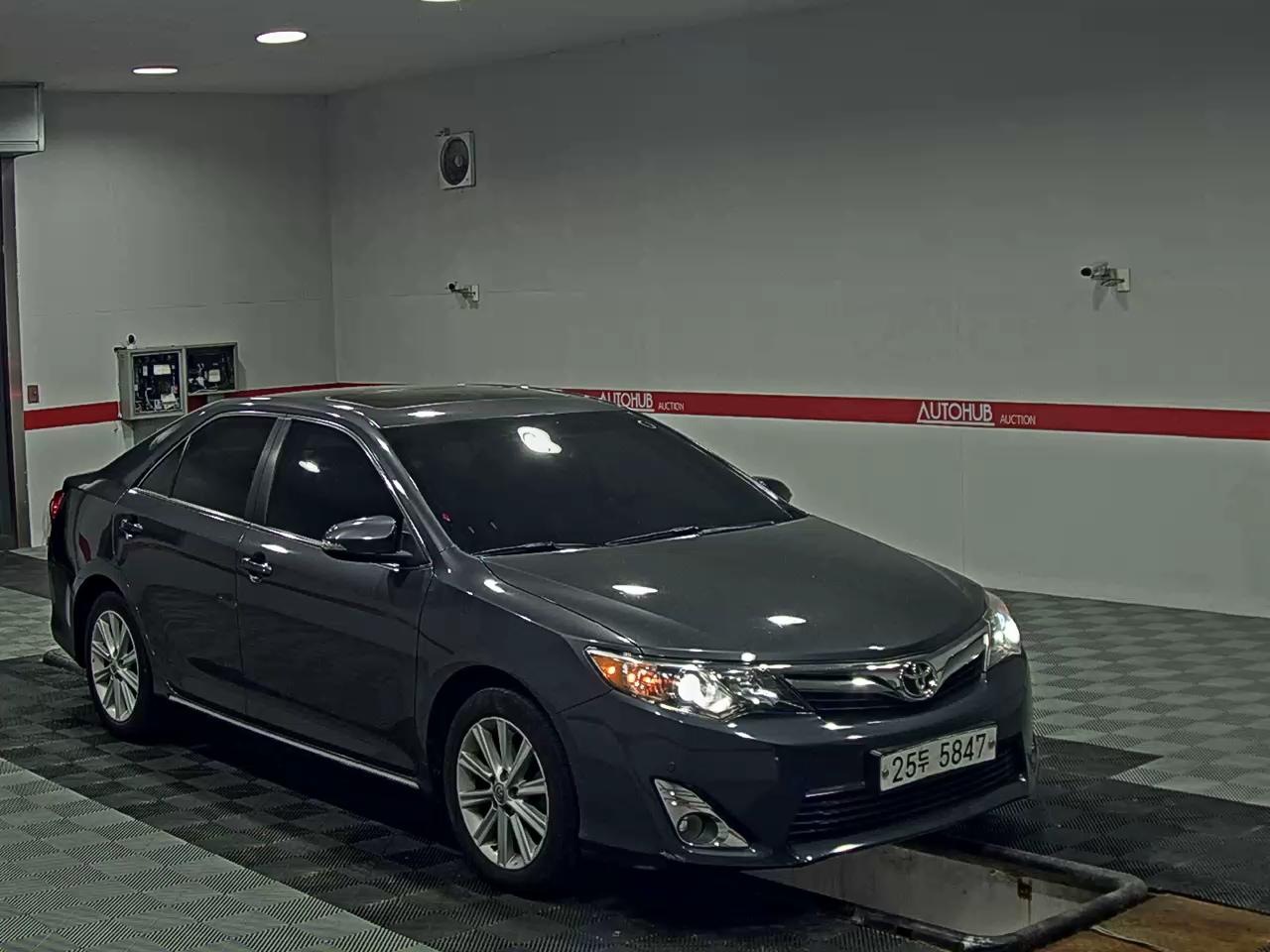 2014 - toyota camry