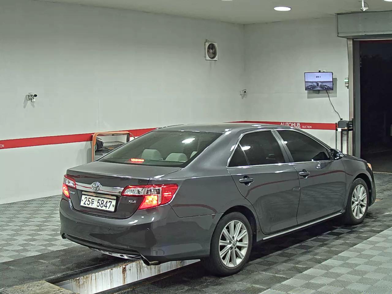 2014 - toyota camry