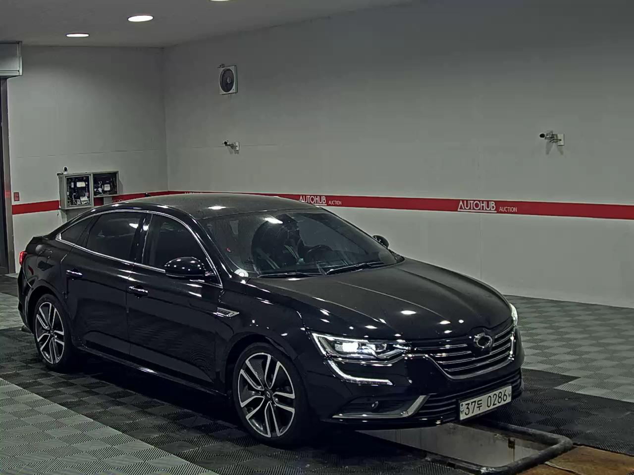 2016 - renault sm6