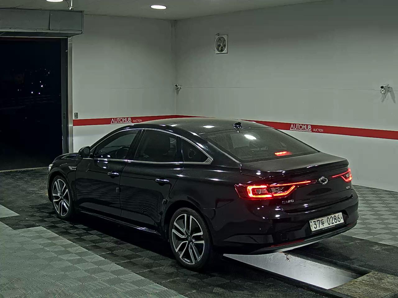 2016 - renault sm6