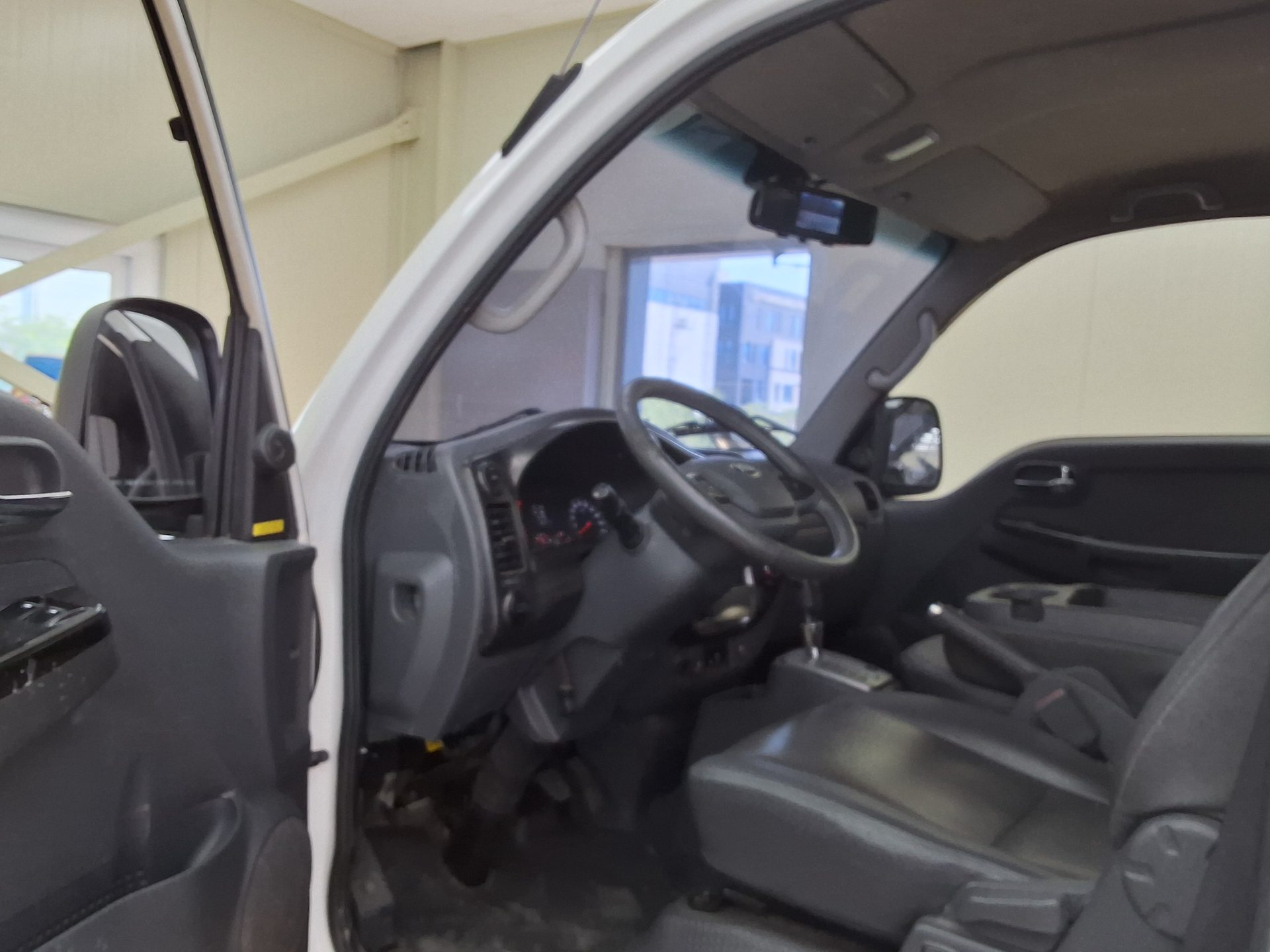 2017 - kia bongo
