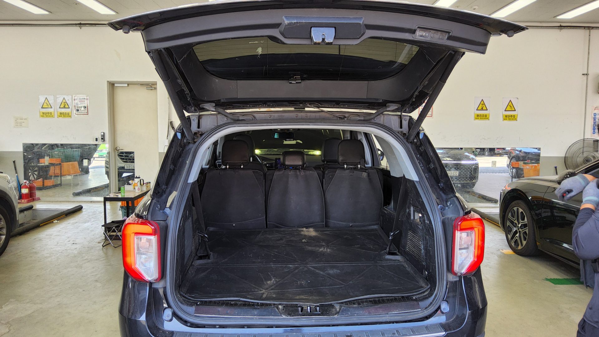 2021 - ford explorer