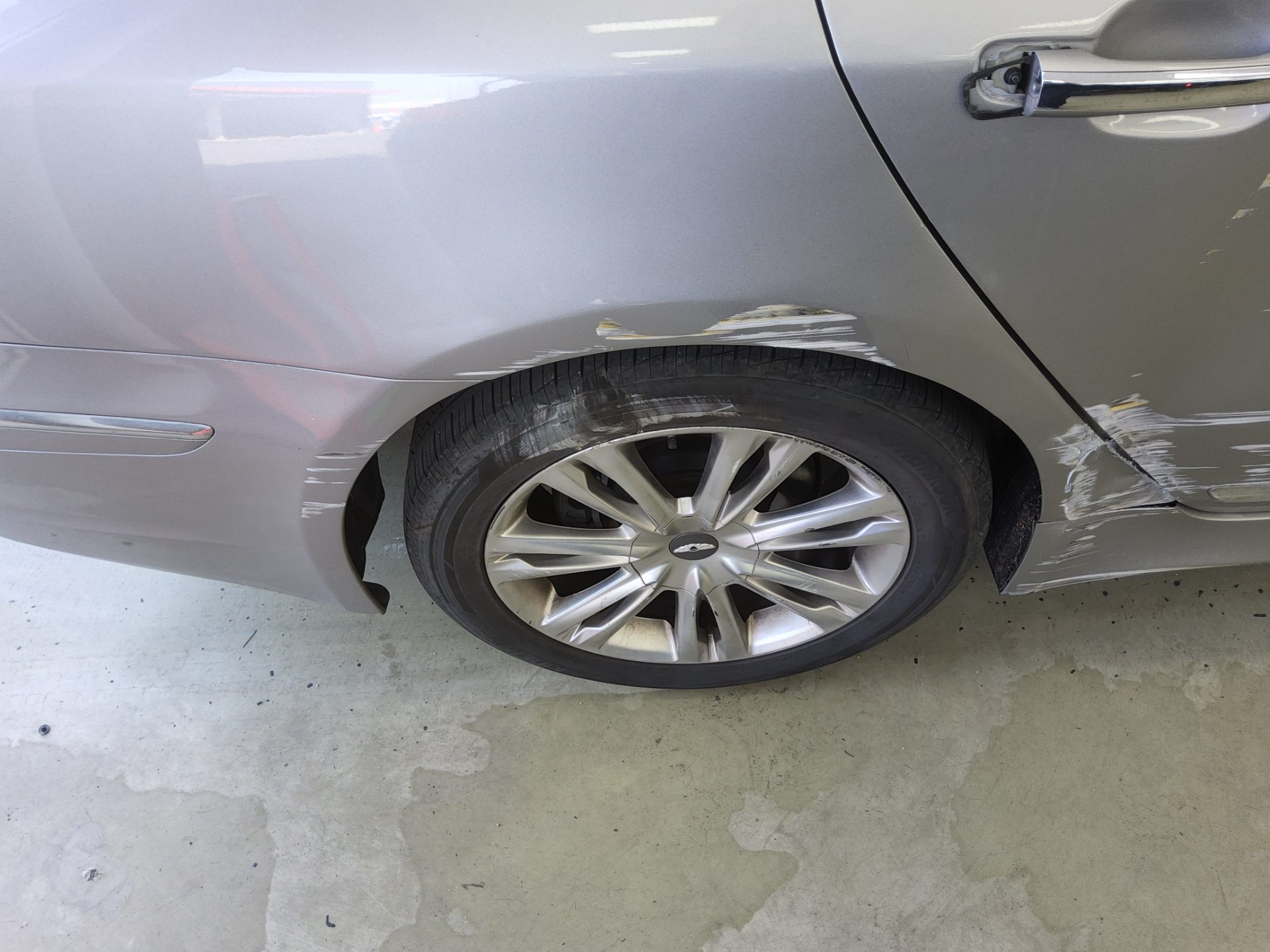 2012 - hyundai bh