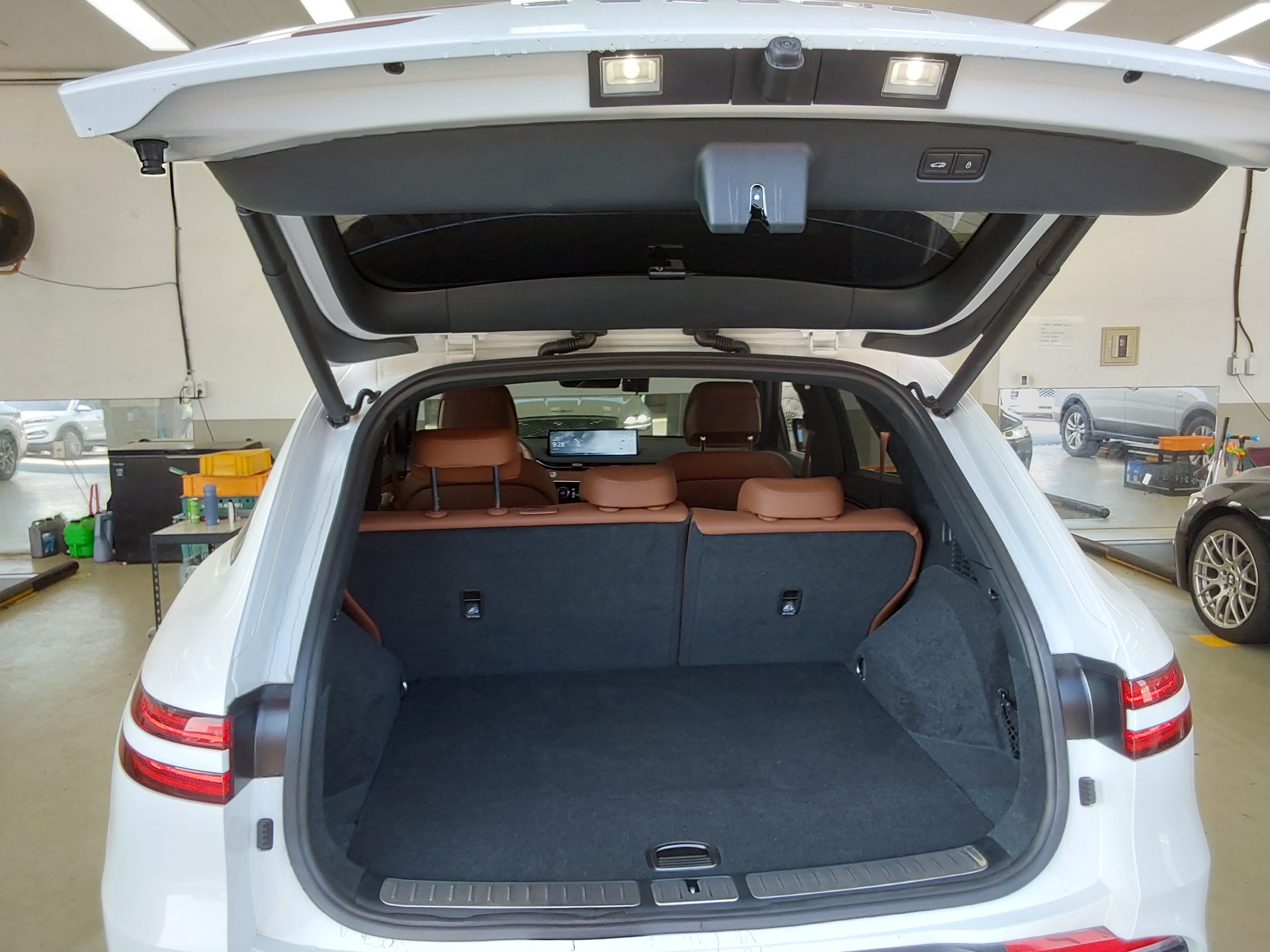 2024 - genesis gv70