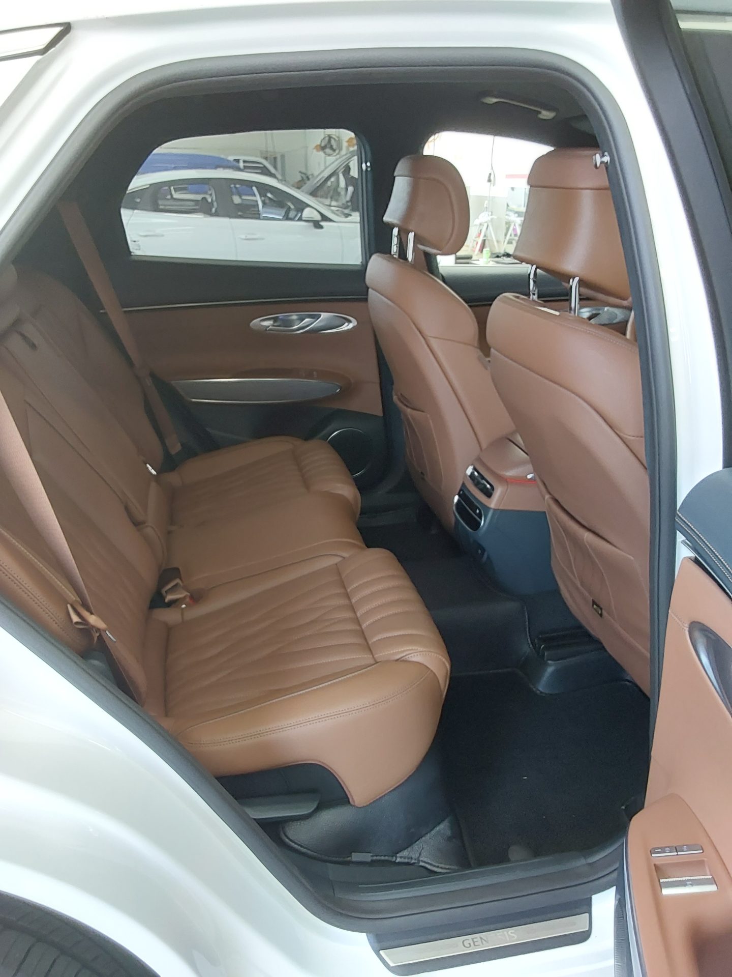 2024 - genesis gv70