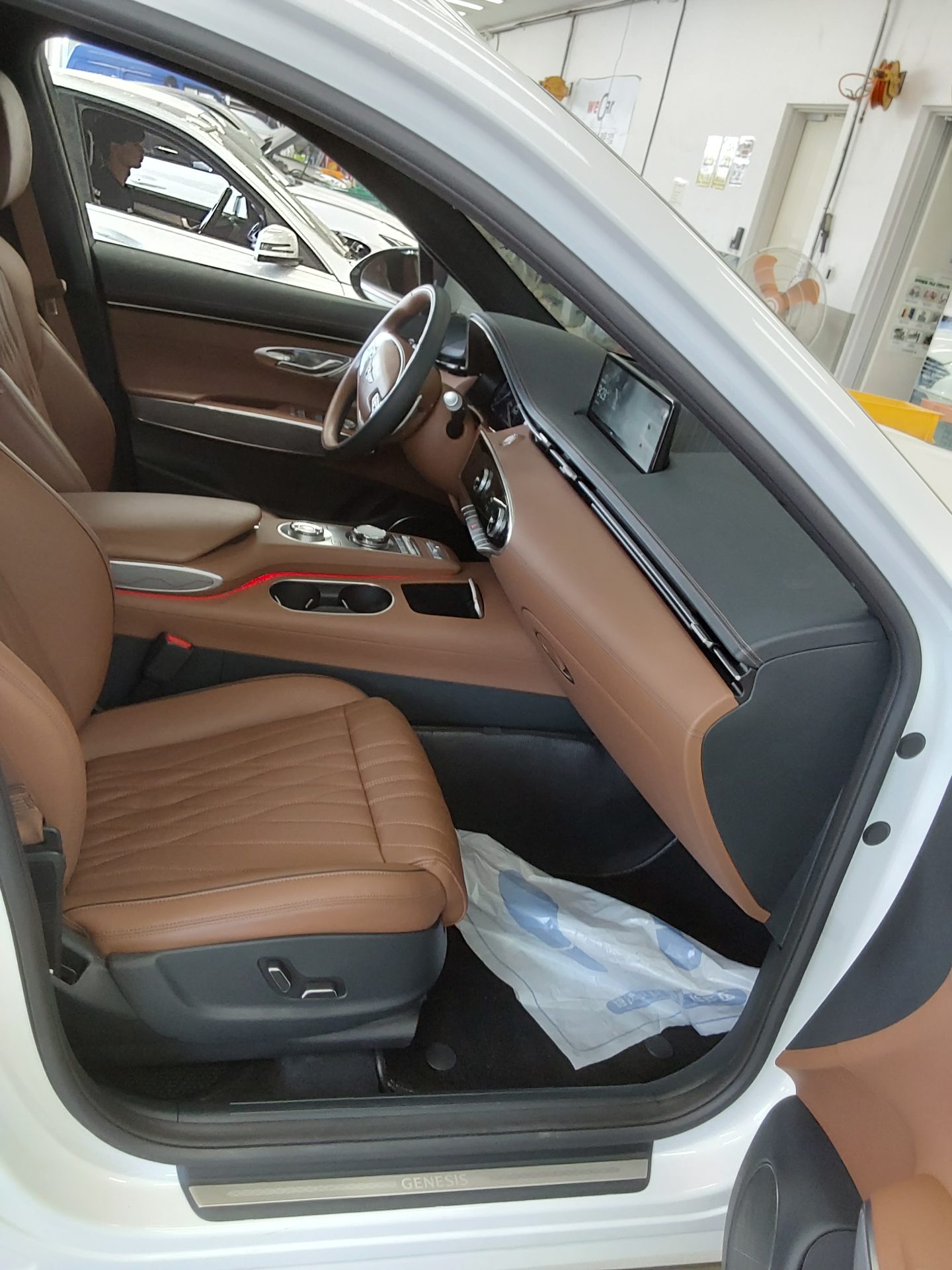 2024 - genesis gv70