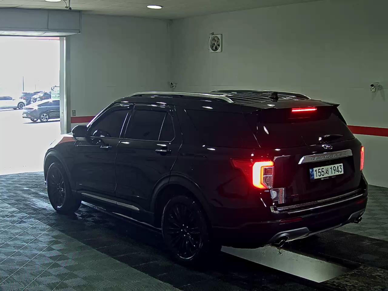 2021 - ford explorer