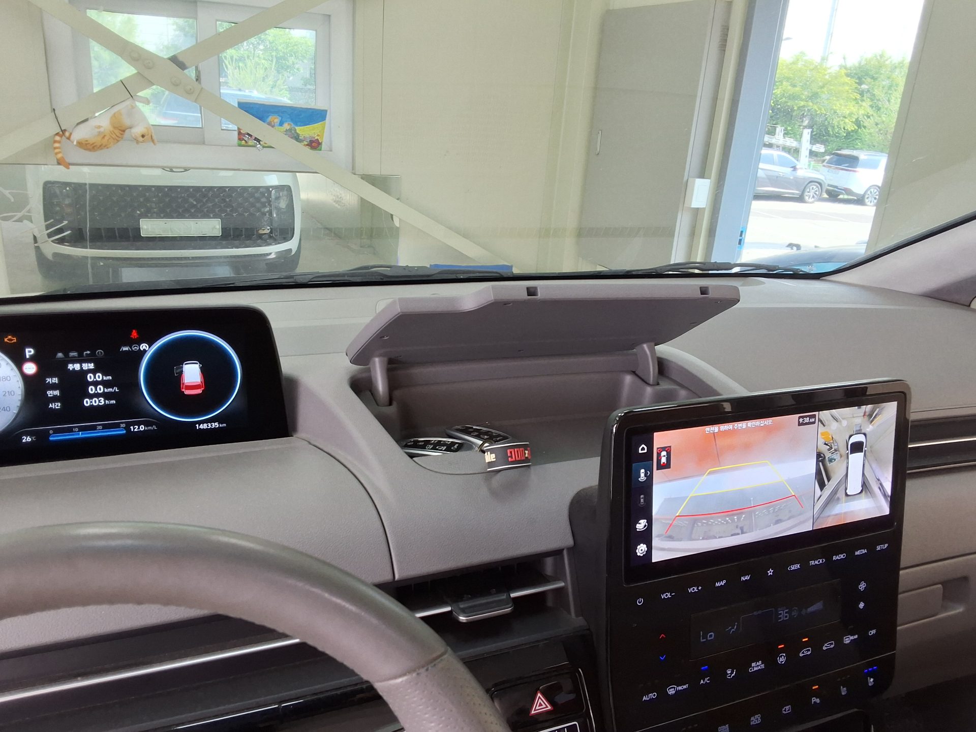 2022 - hyundai staria