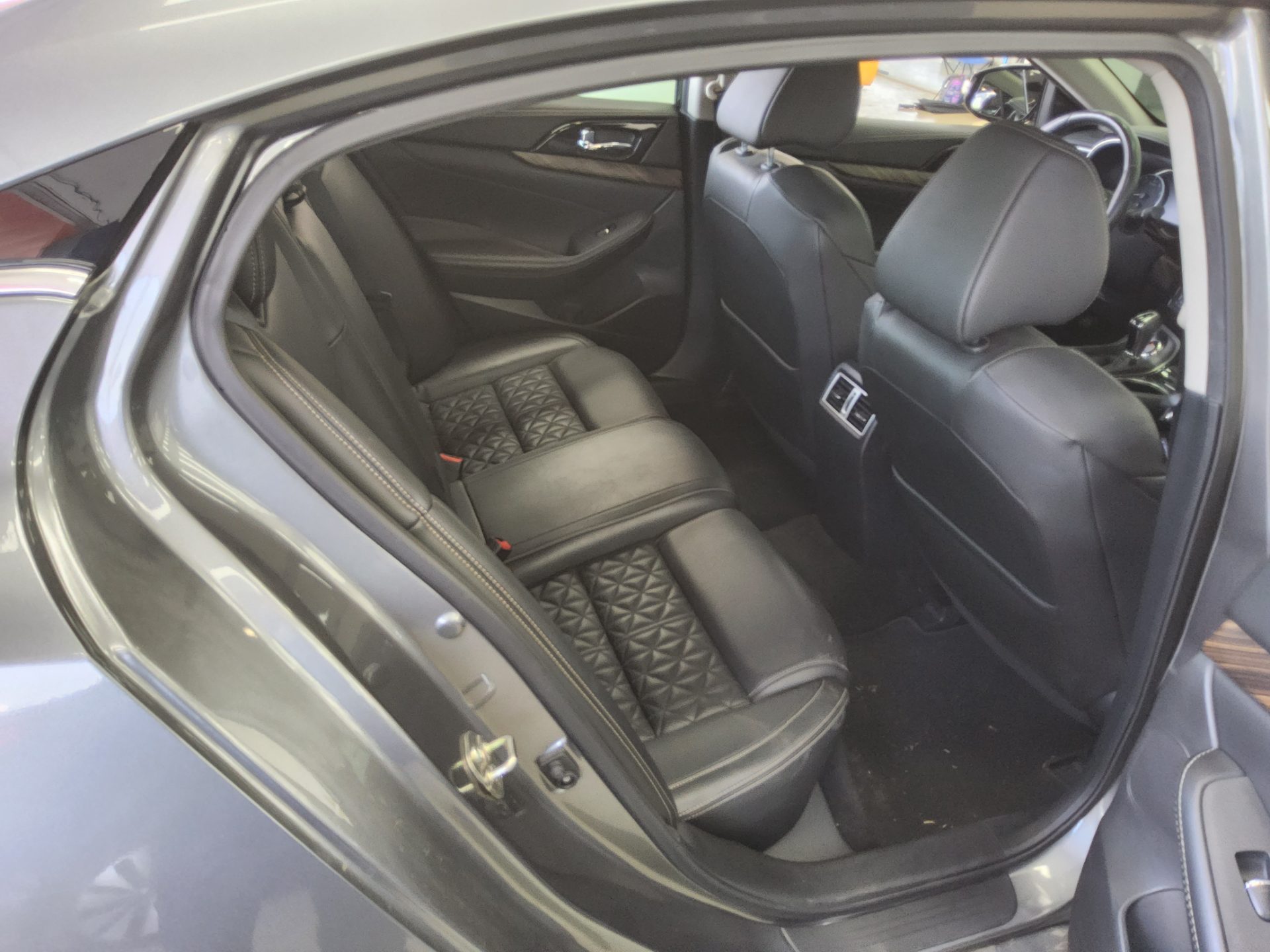2016 - nissan maxima