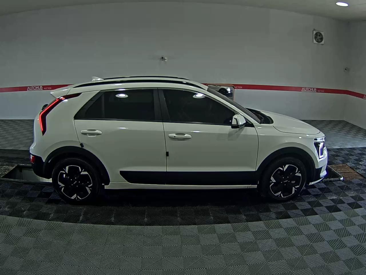 2023 - kia niro