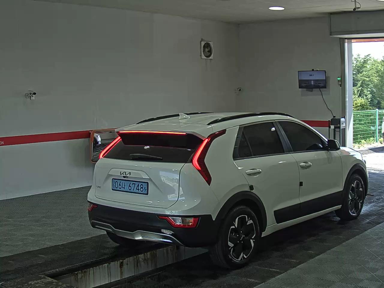 2023 - kia niro