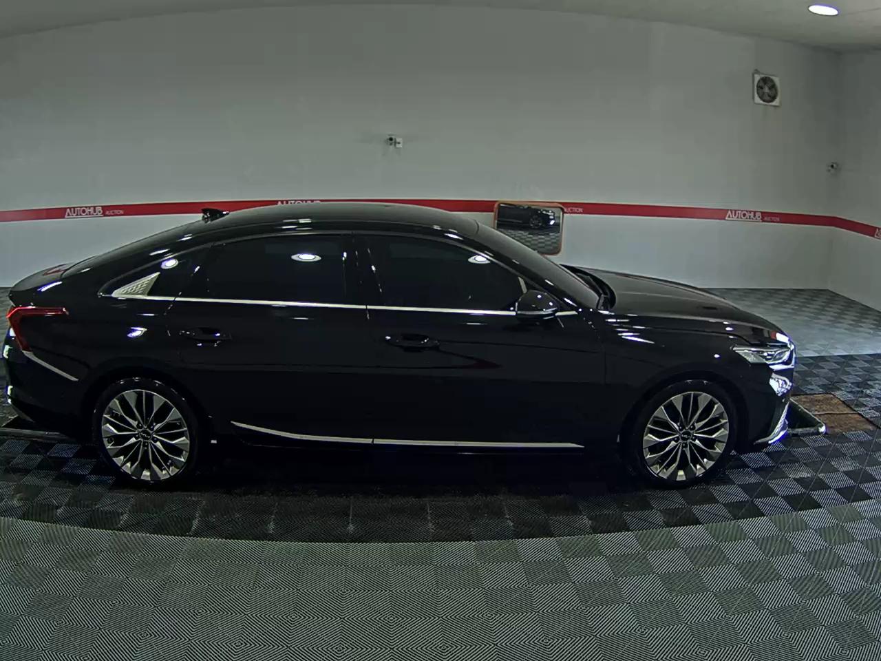 2022 - kia k8