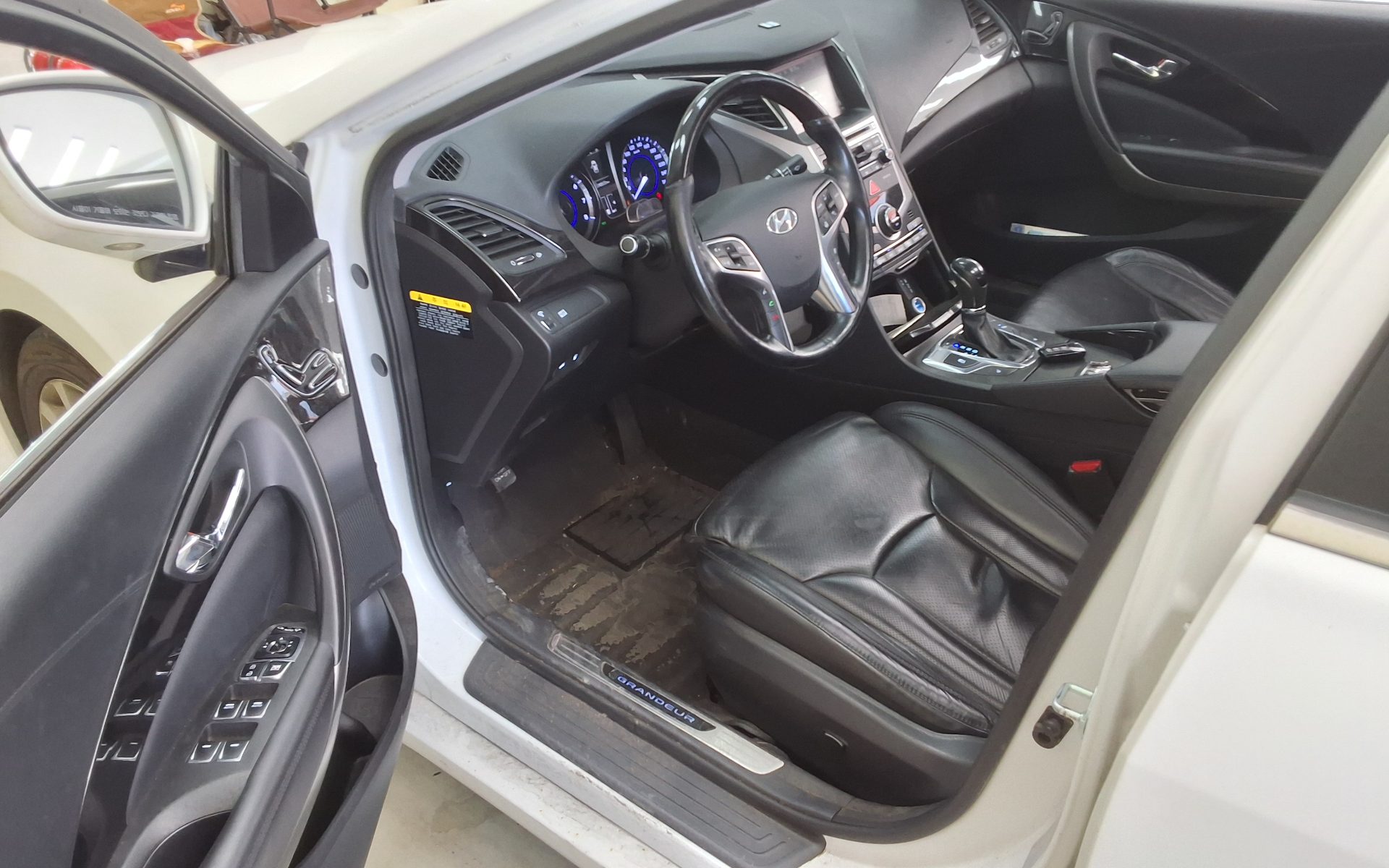 2016 - hyundai grandeur