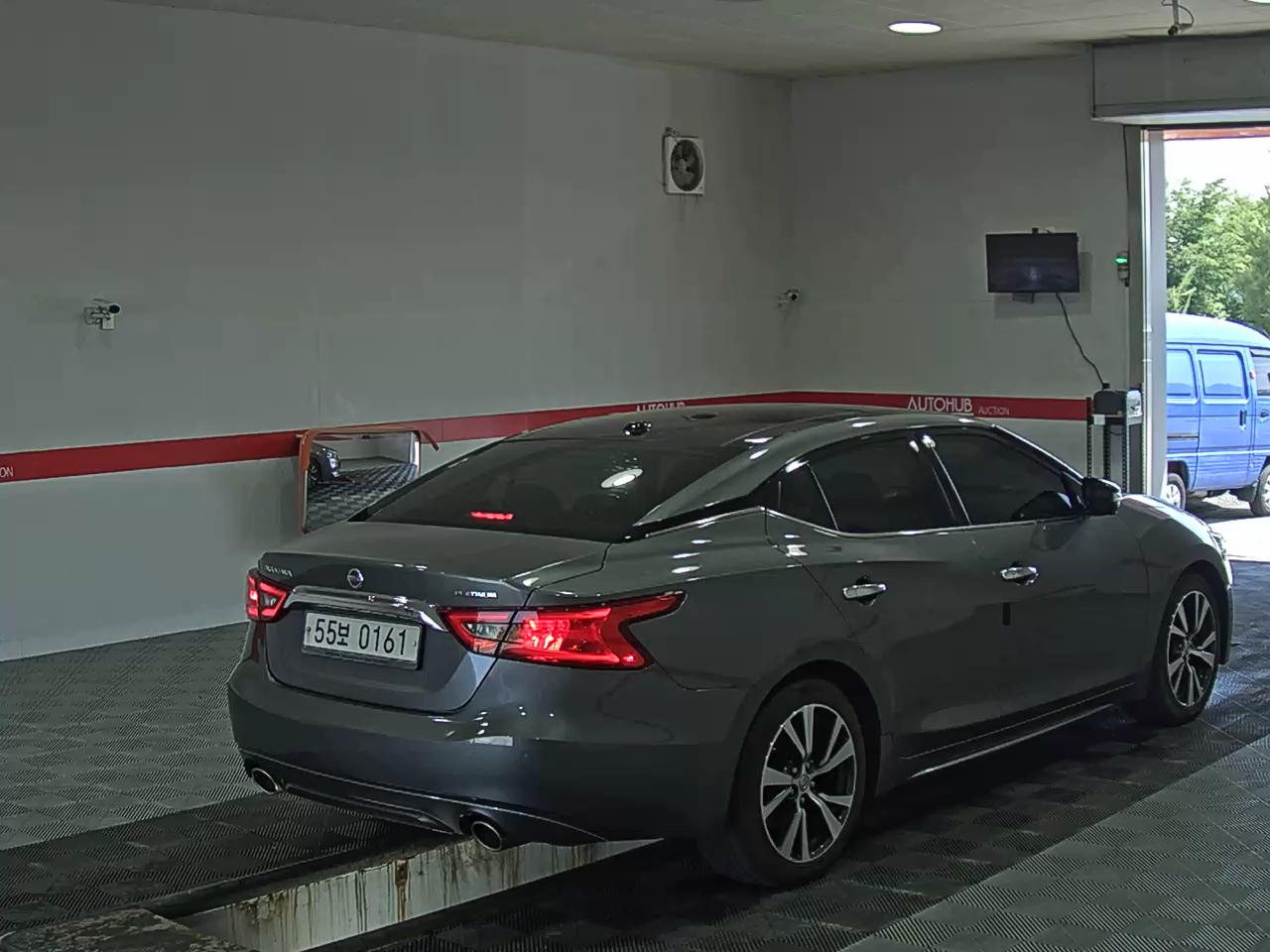 2016 - nissan maxima