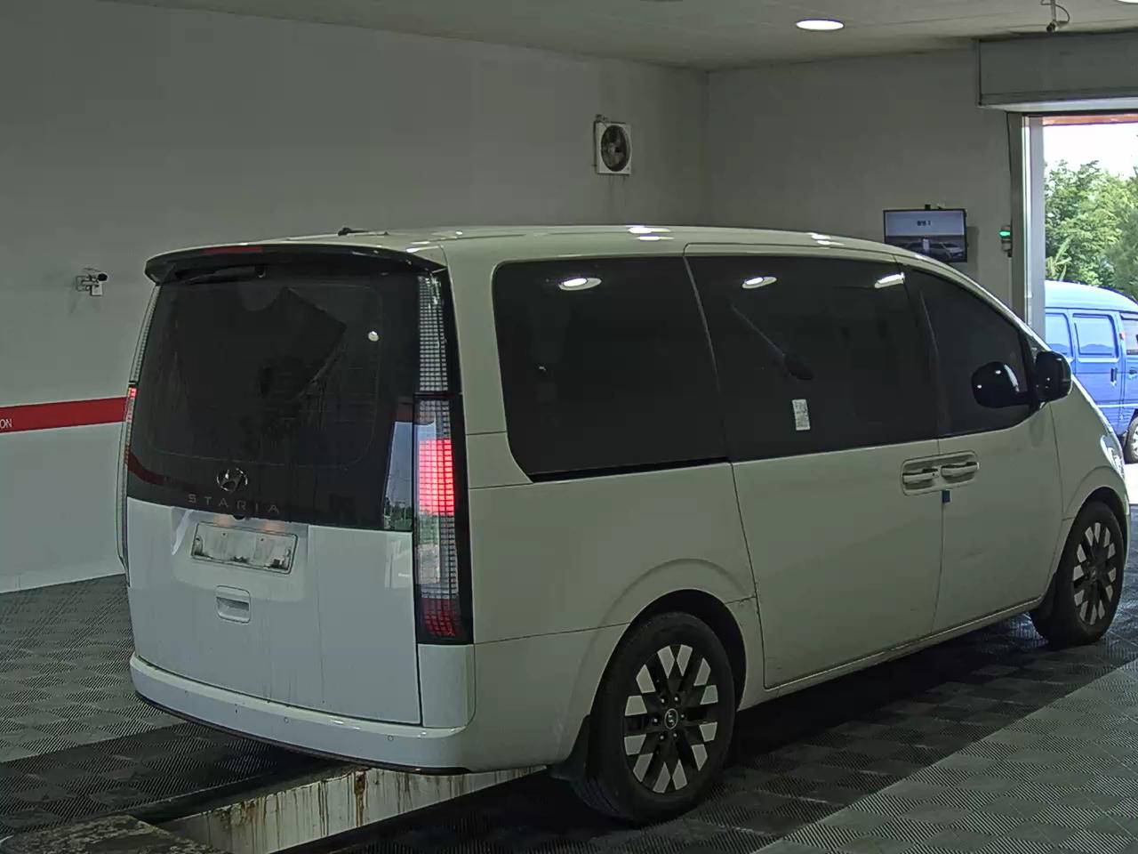 2022 - hyundai staria