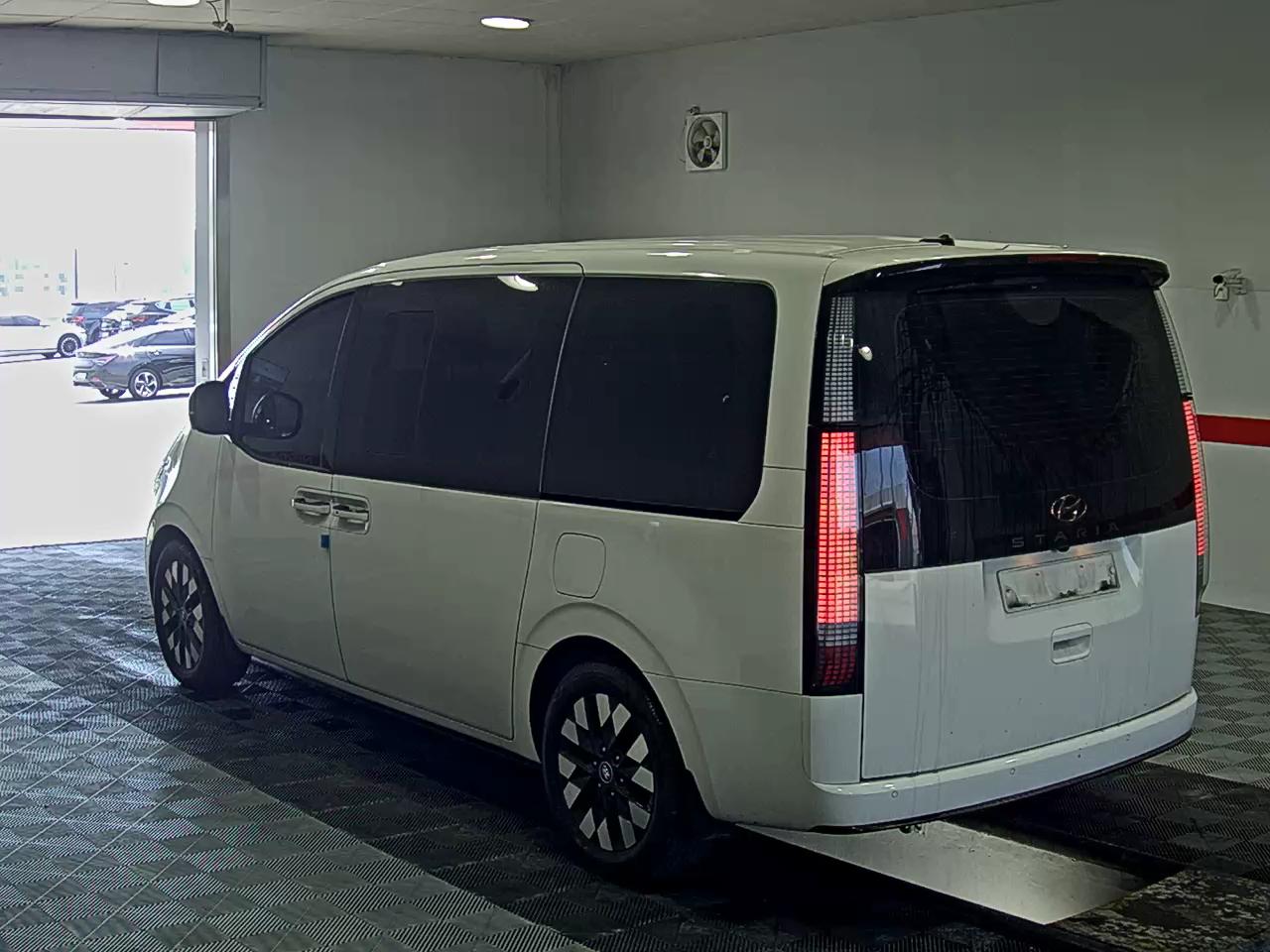 2022 - hyundai staria