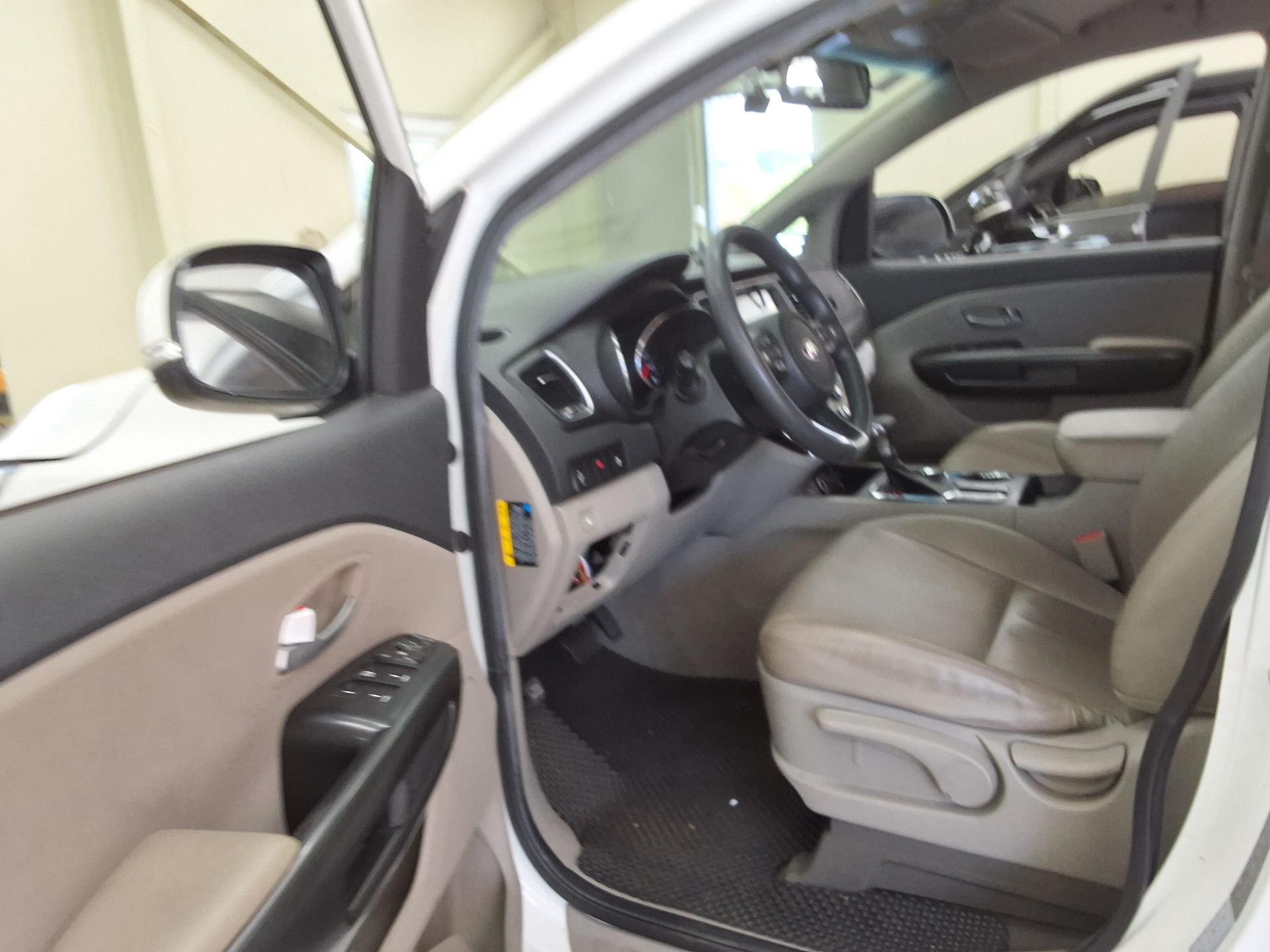 2020 - kia carnival