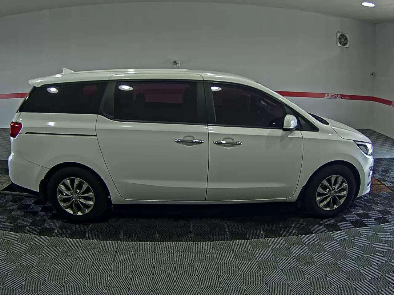 2020 - kia carnival