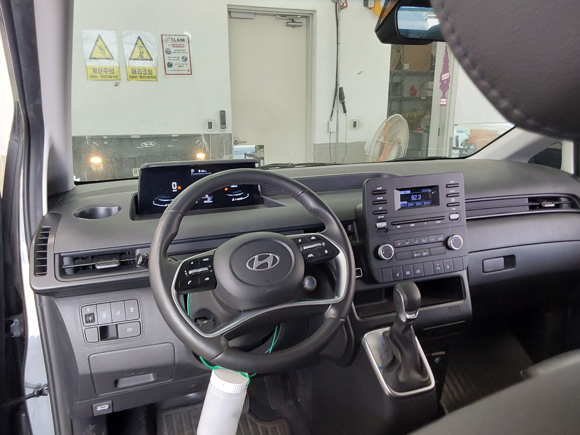 2025 - hyundai staria