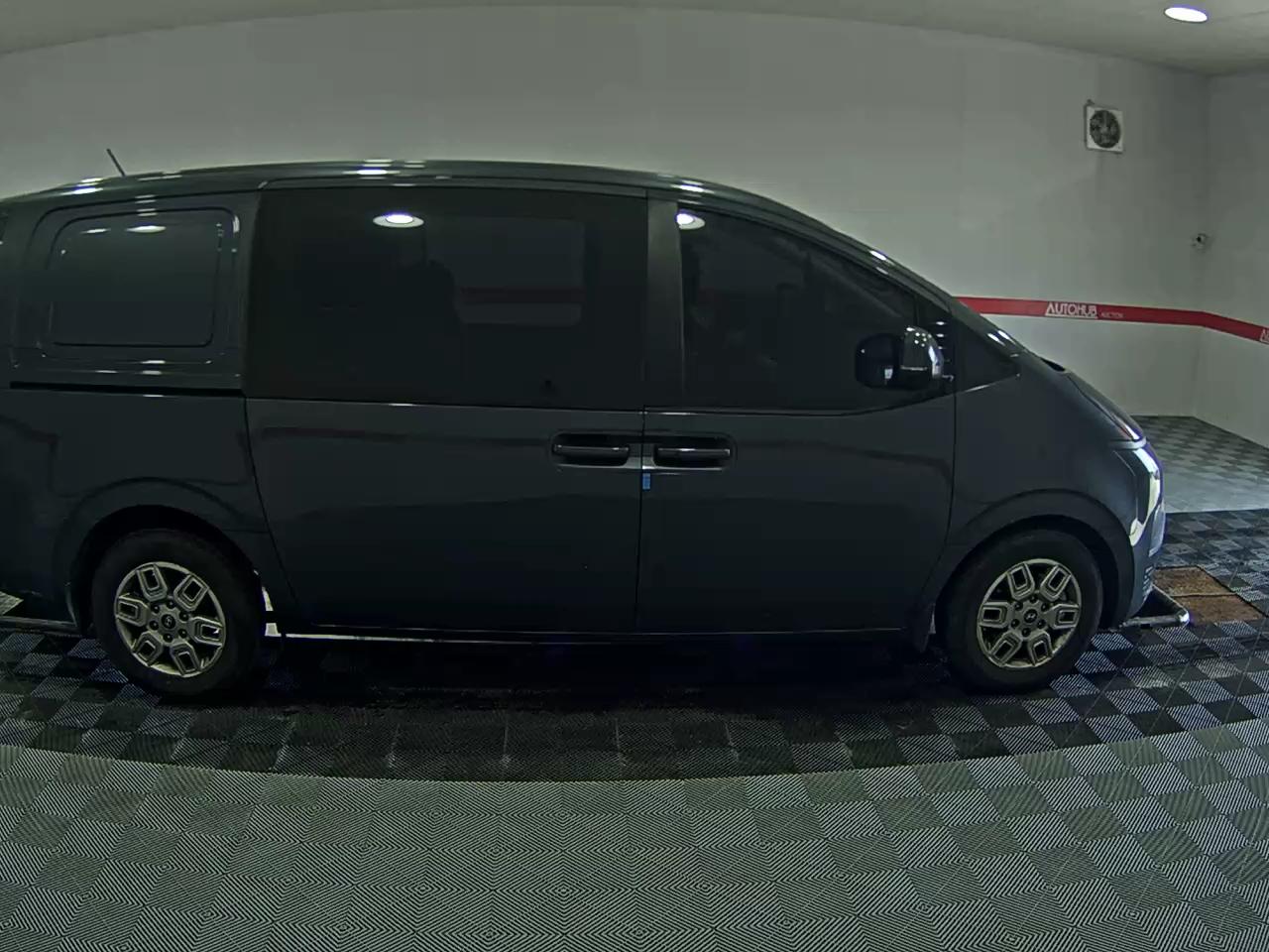 2025 - hyundai staria