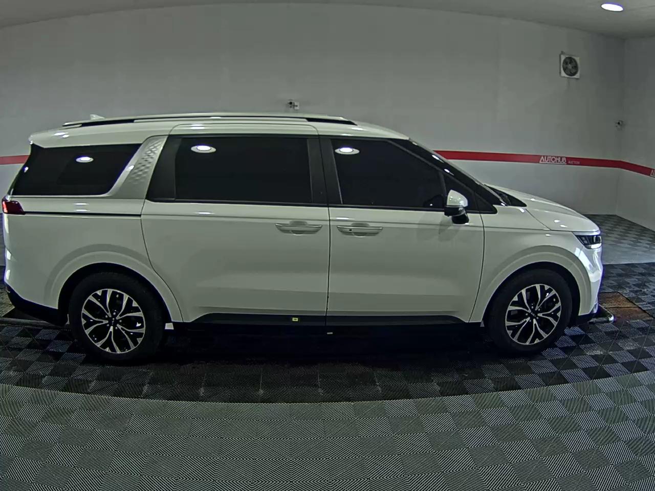 2023 - kia carnival