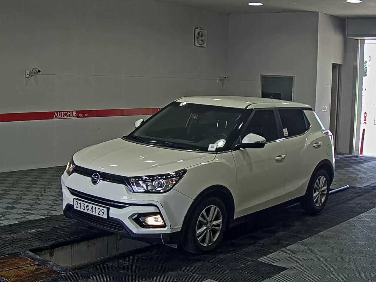 KG MOBILITY (SSANGYONG) TIVOLI ARMOUR VX