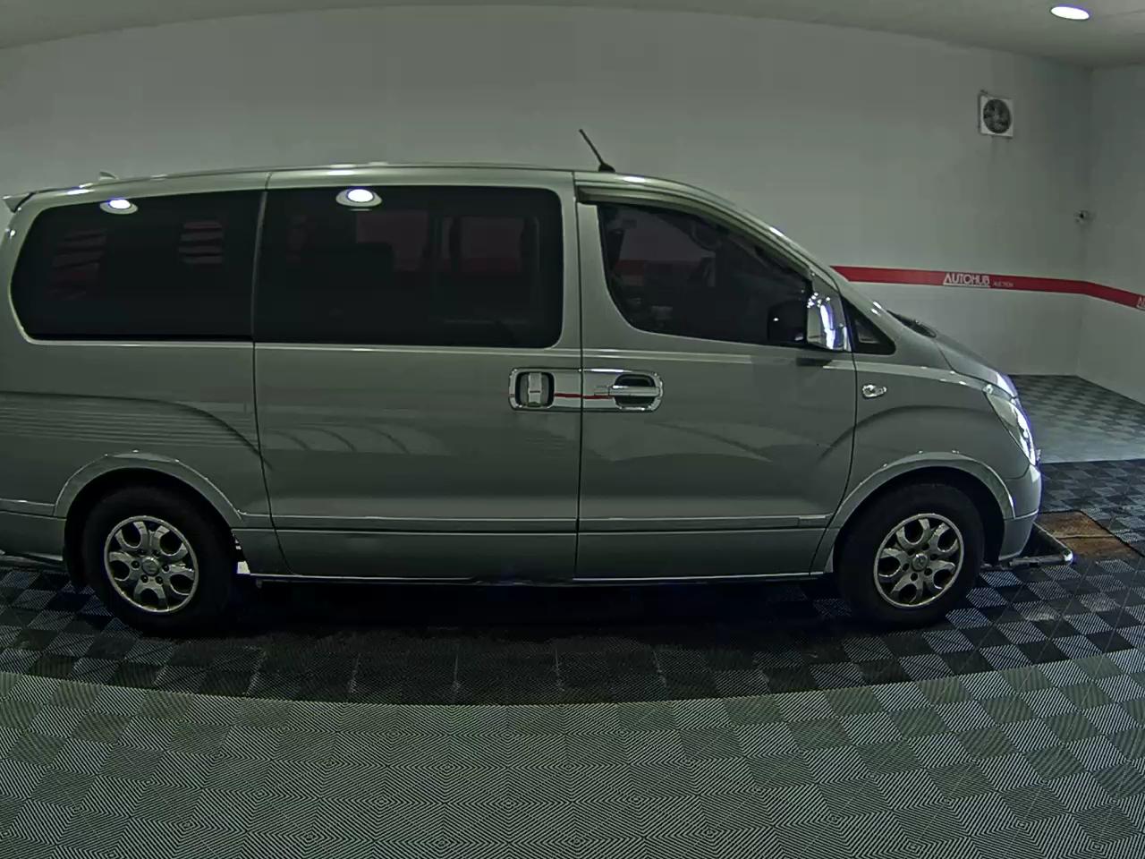 2013 - hyundai grand starex