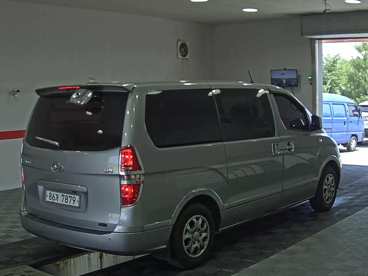 2013 - hyundai grand starex