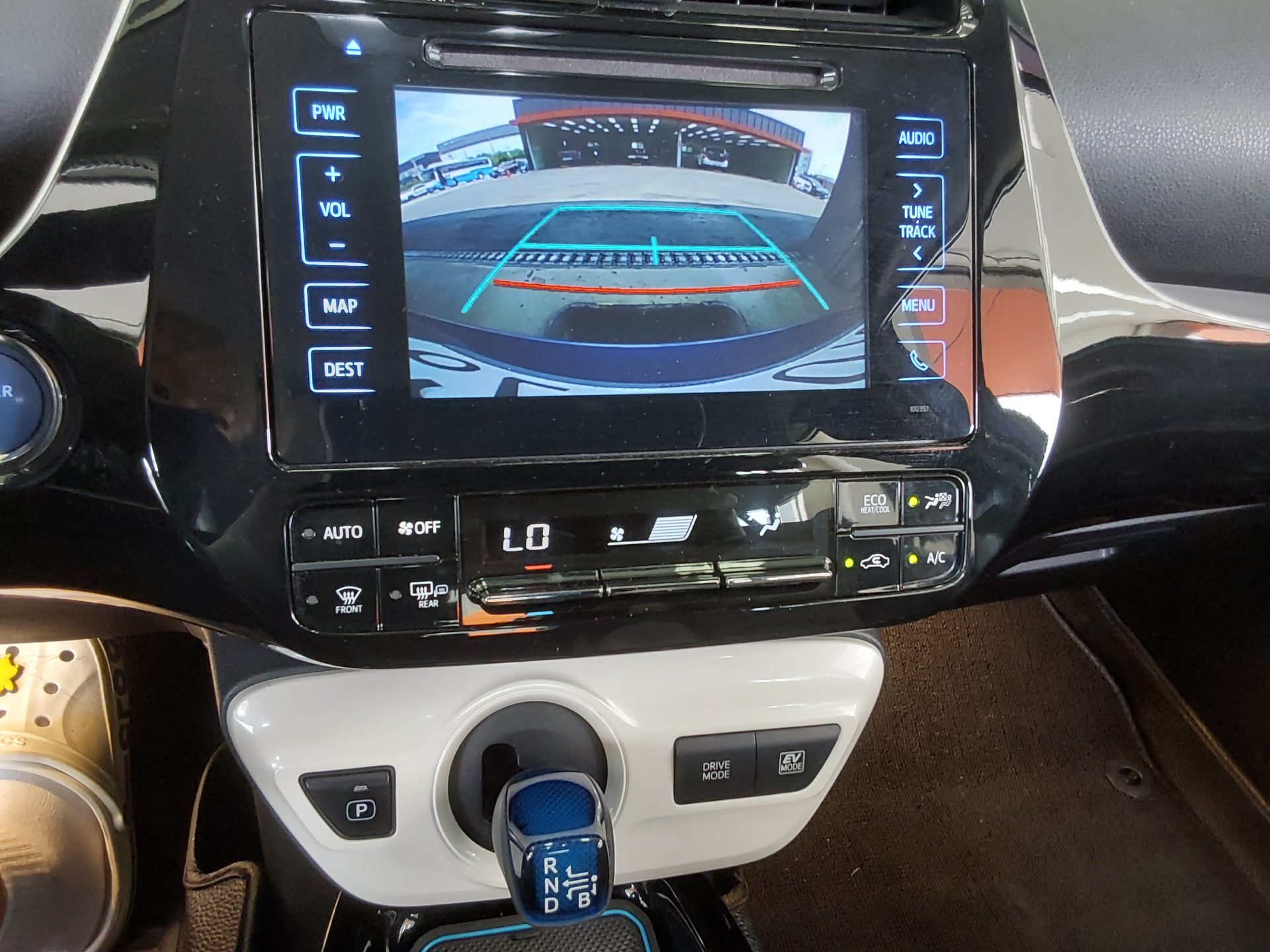 2017 - toyota prius