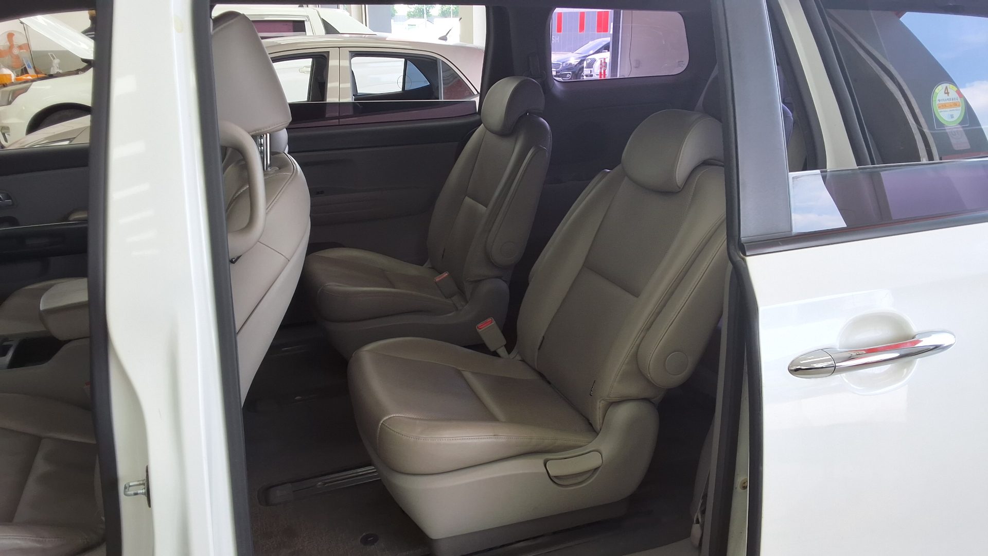 2016 - kia carnival