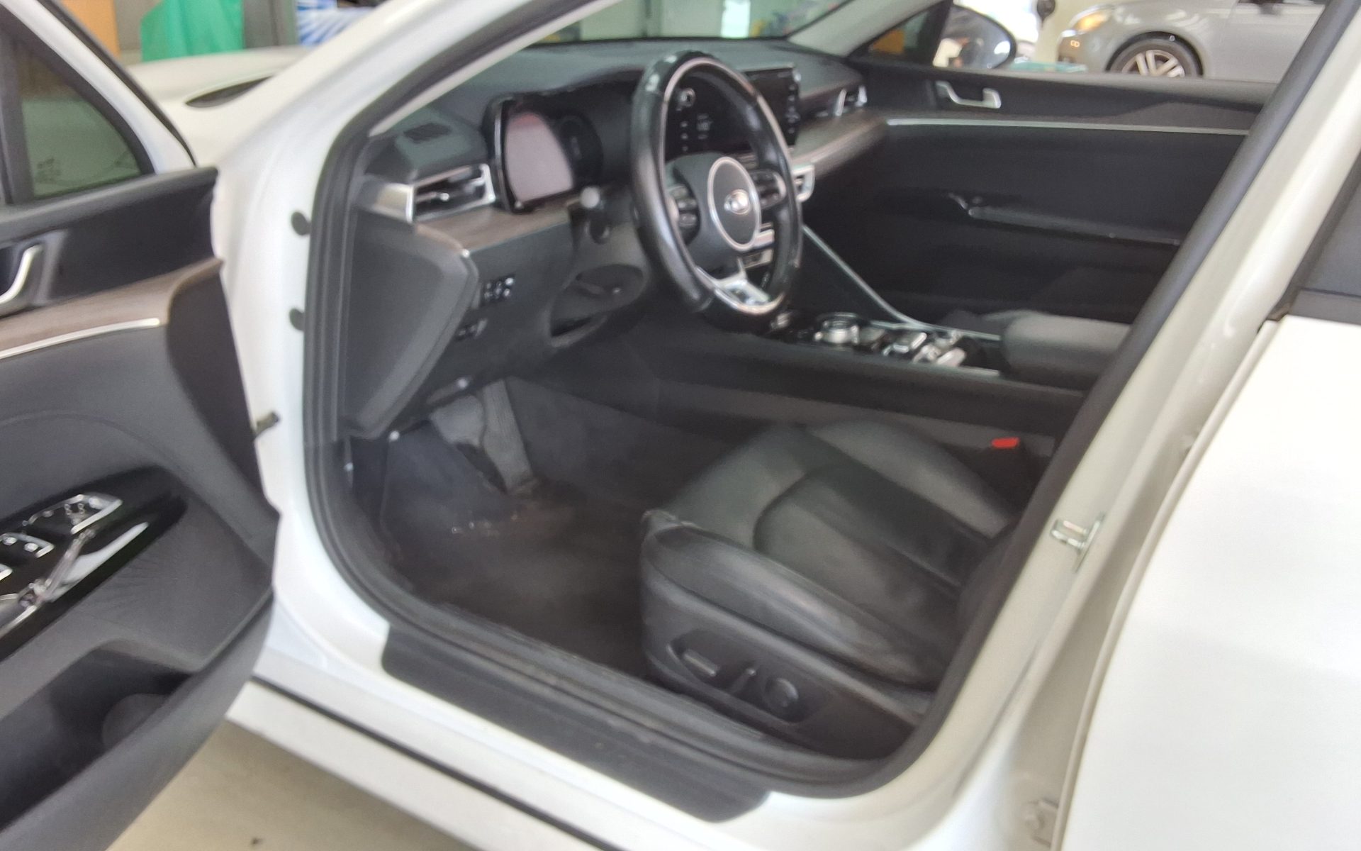 2021 - kia k5