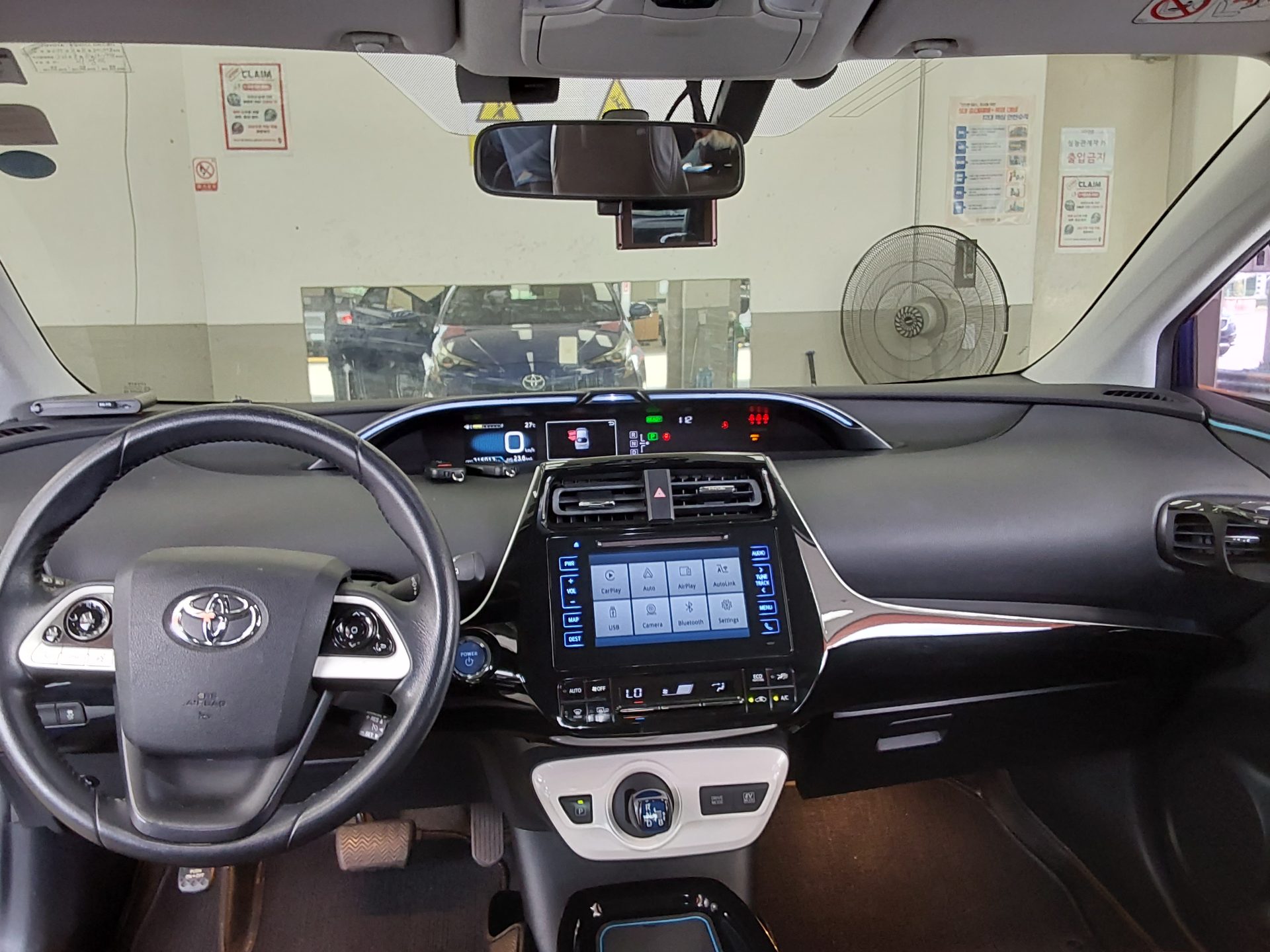2017 - toyota prius