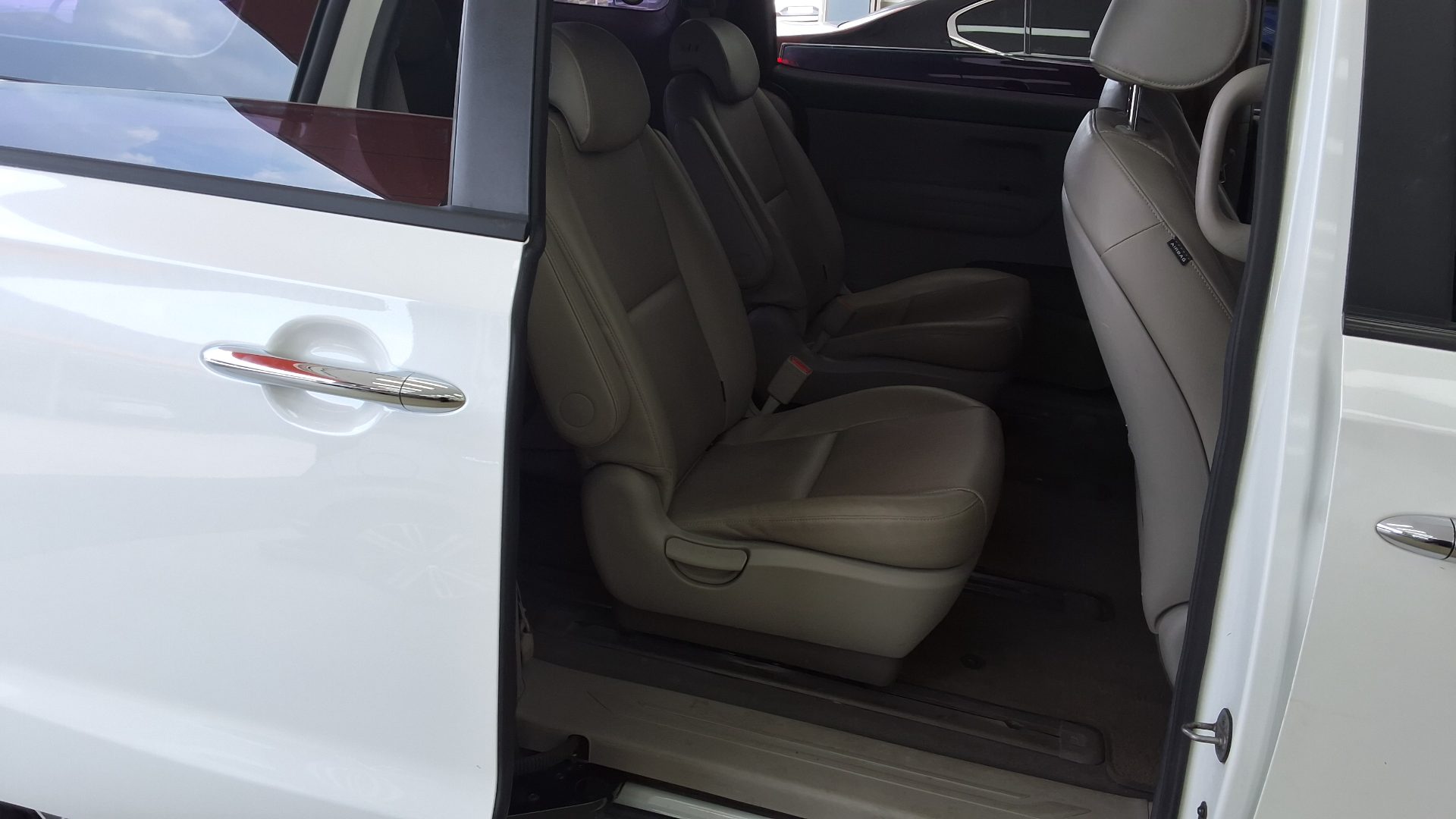 2016 - kia carnival