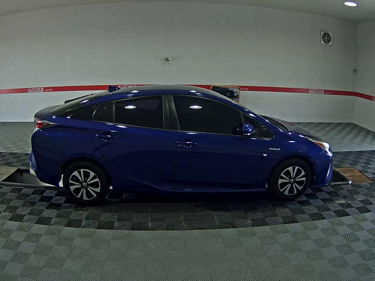 2017 - toyota prius