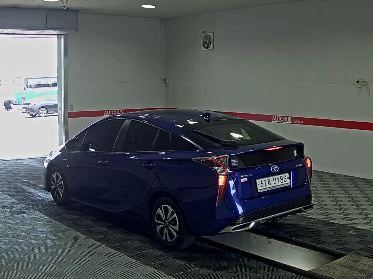 2017 - toyota prius