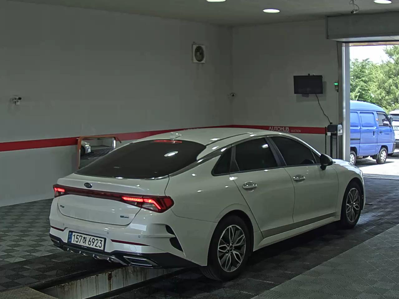 2021 - kia k5