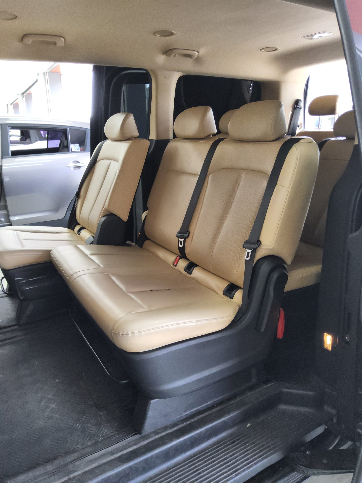 2023 - hyundai staria