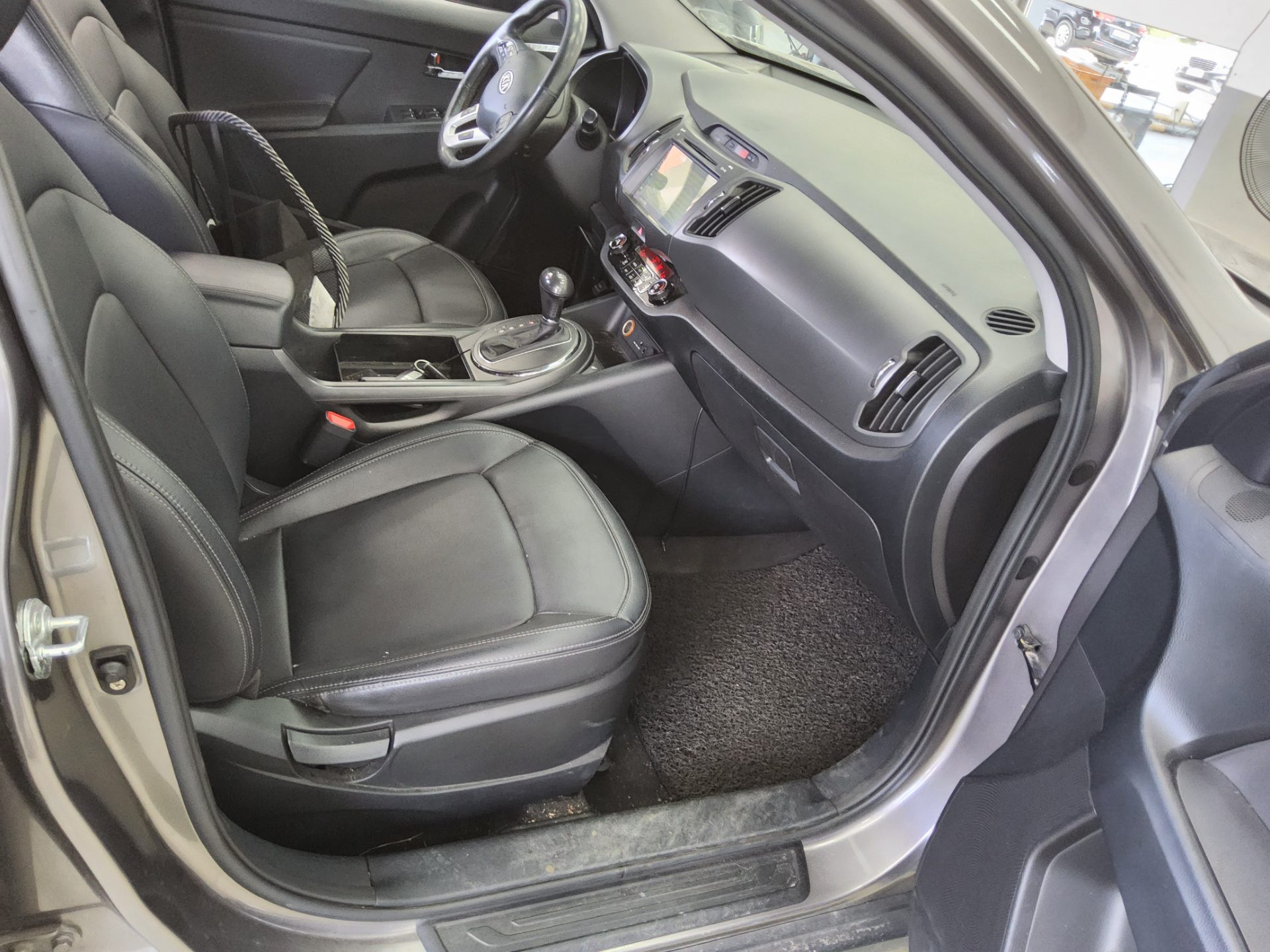 2012 - kia sportage