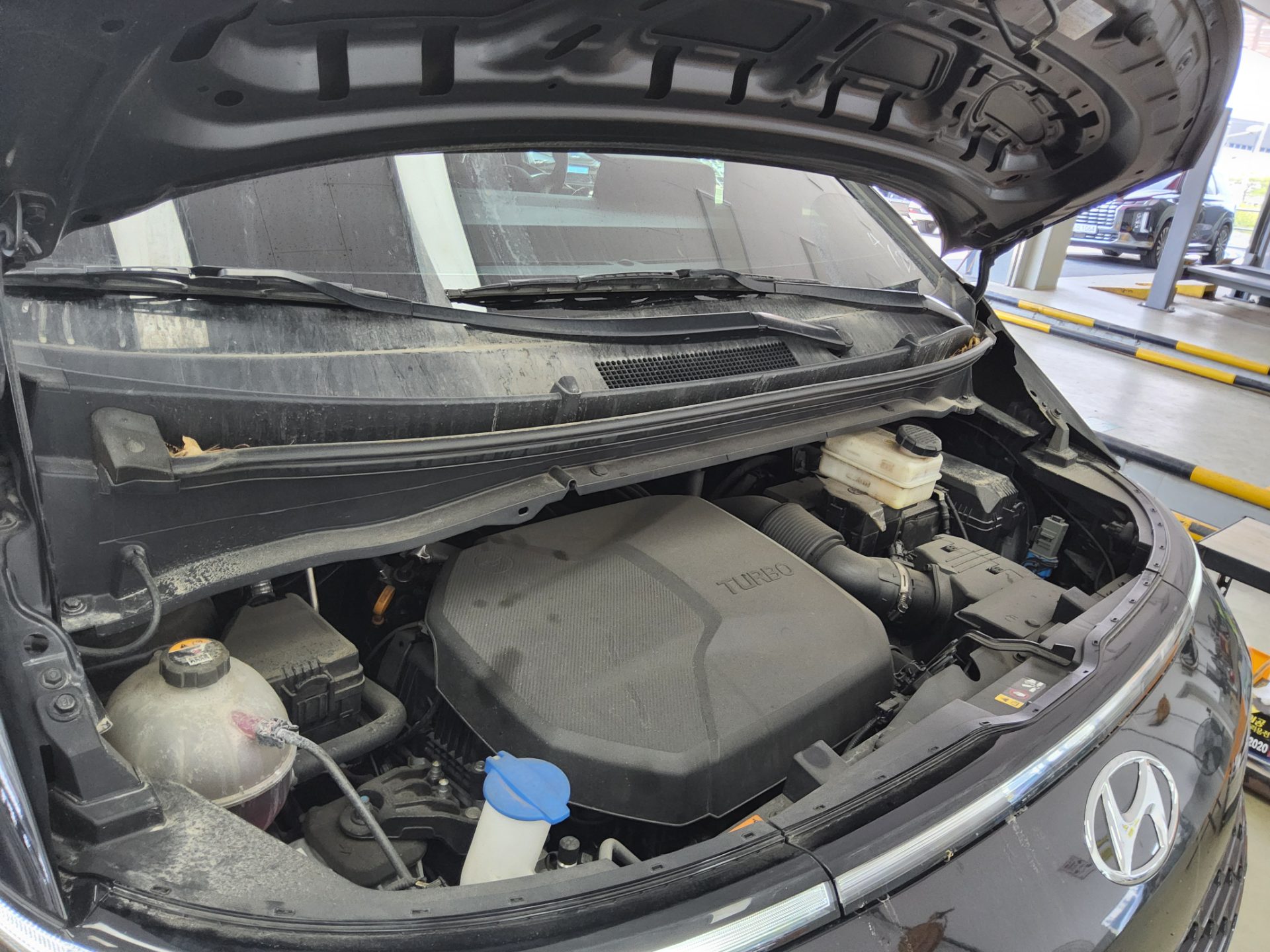 2023 - hyundai staria