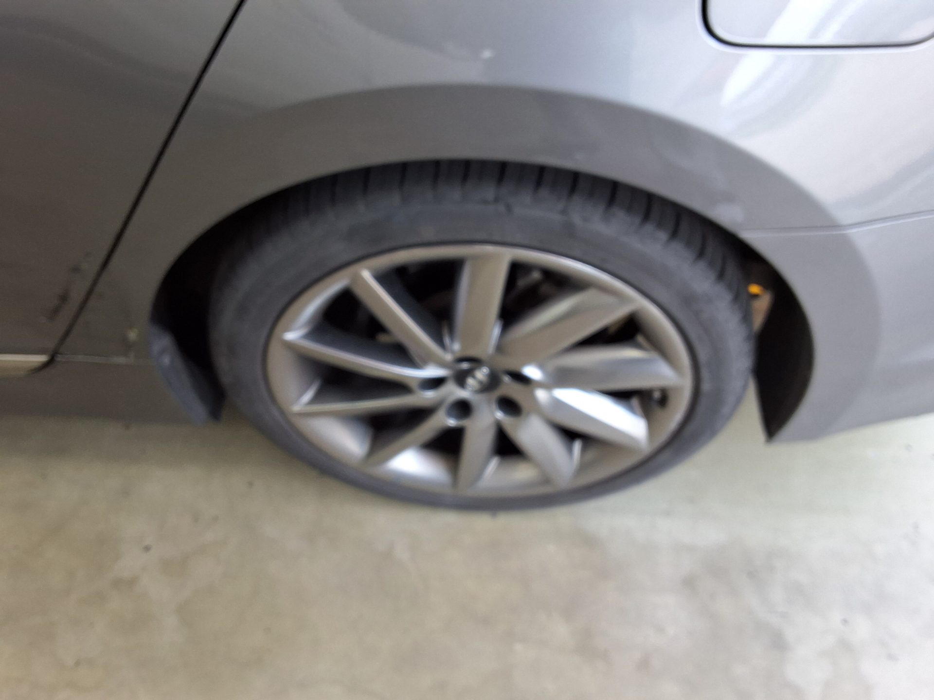 2017 - hyundai aslan