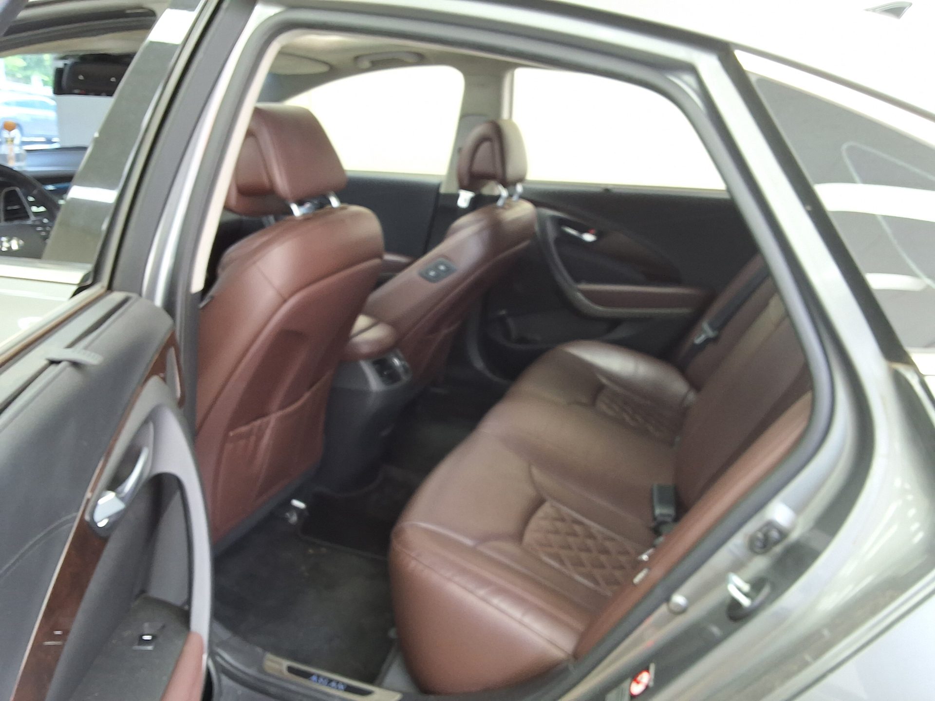 2017 - hyundai aslan