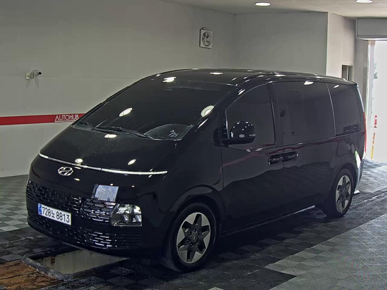 2023 - hyundai staria